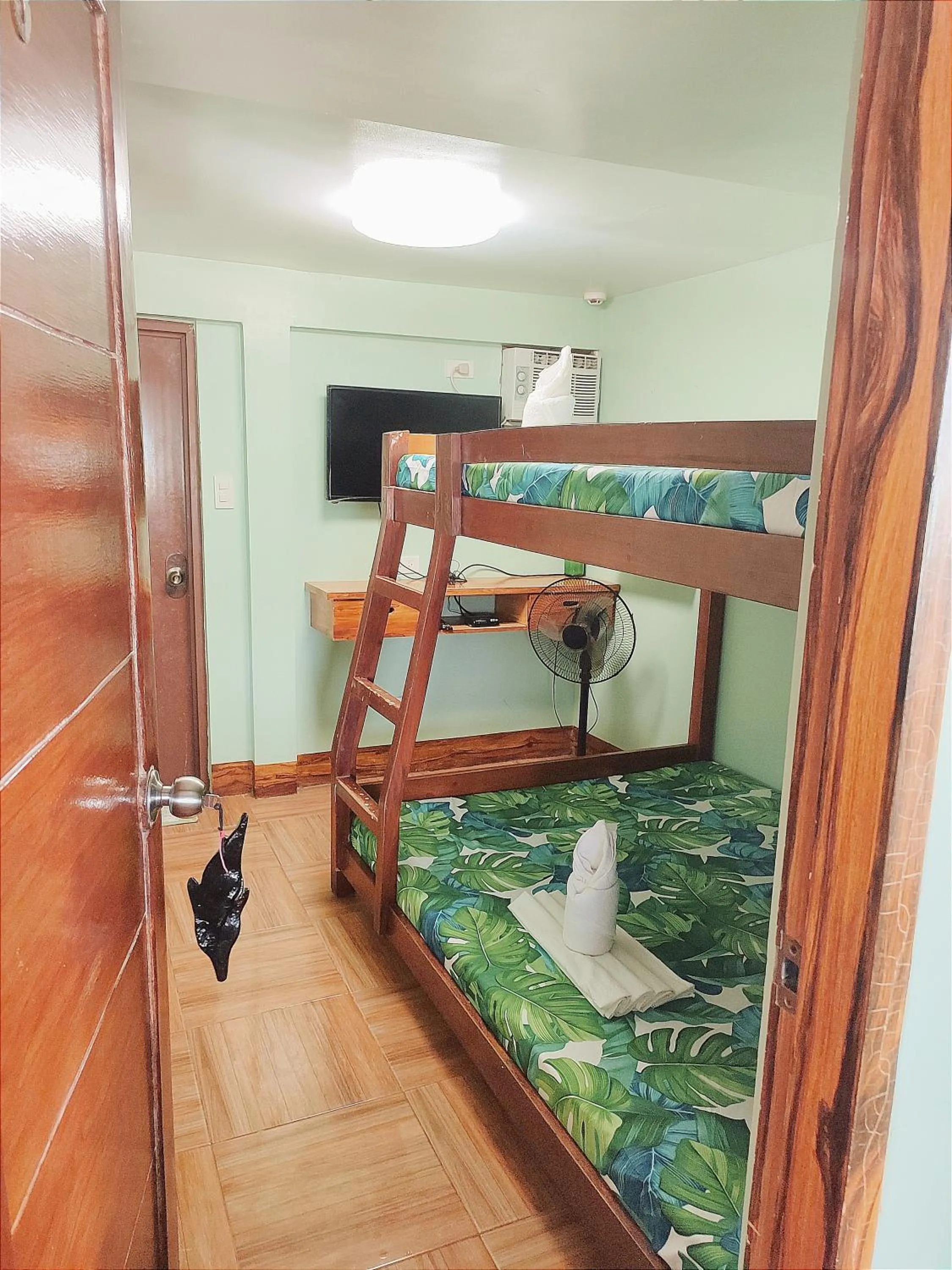 Bed in Blue Lagoon Inn and Restaurant, Pagudpud