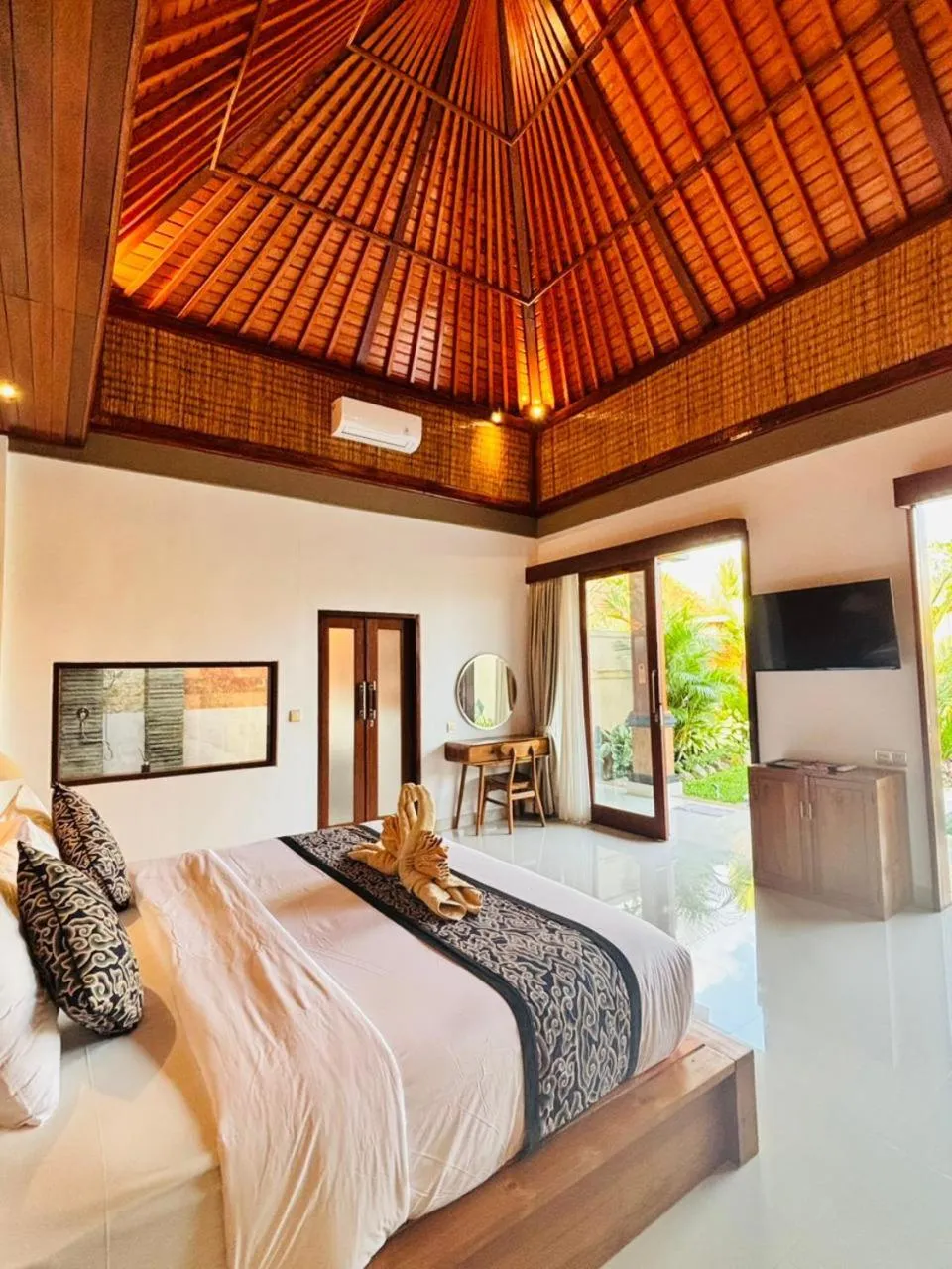 Bedroom, Bed in Uma Galih Ubud Villa