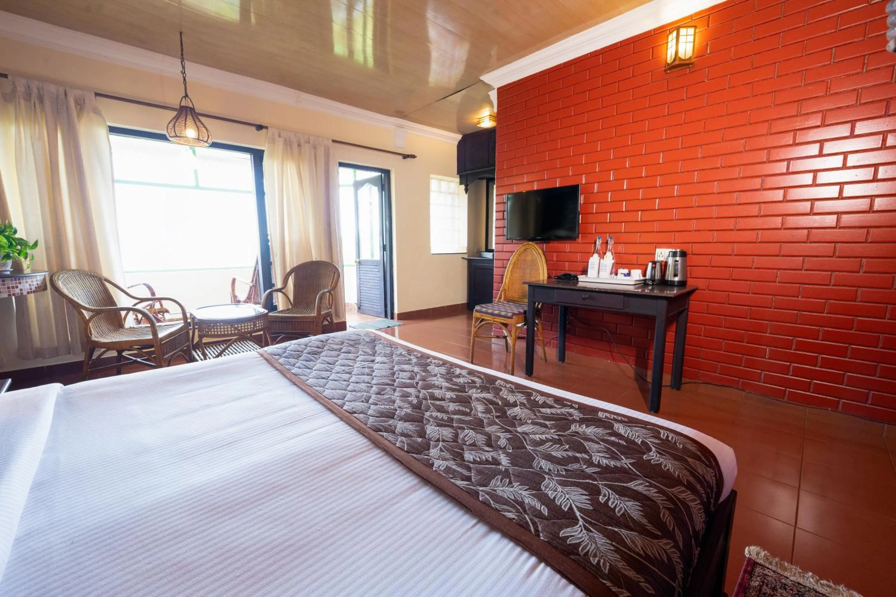 Photo of the whole room, Bed in Camelot Resort