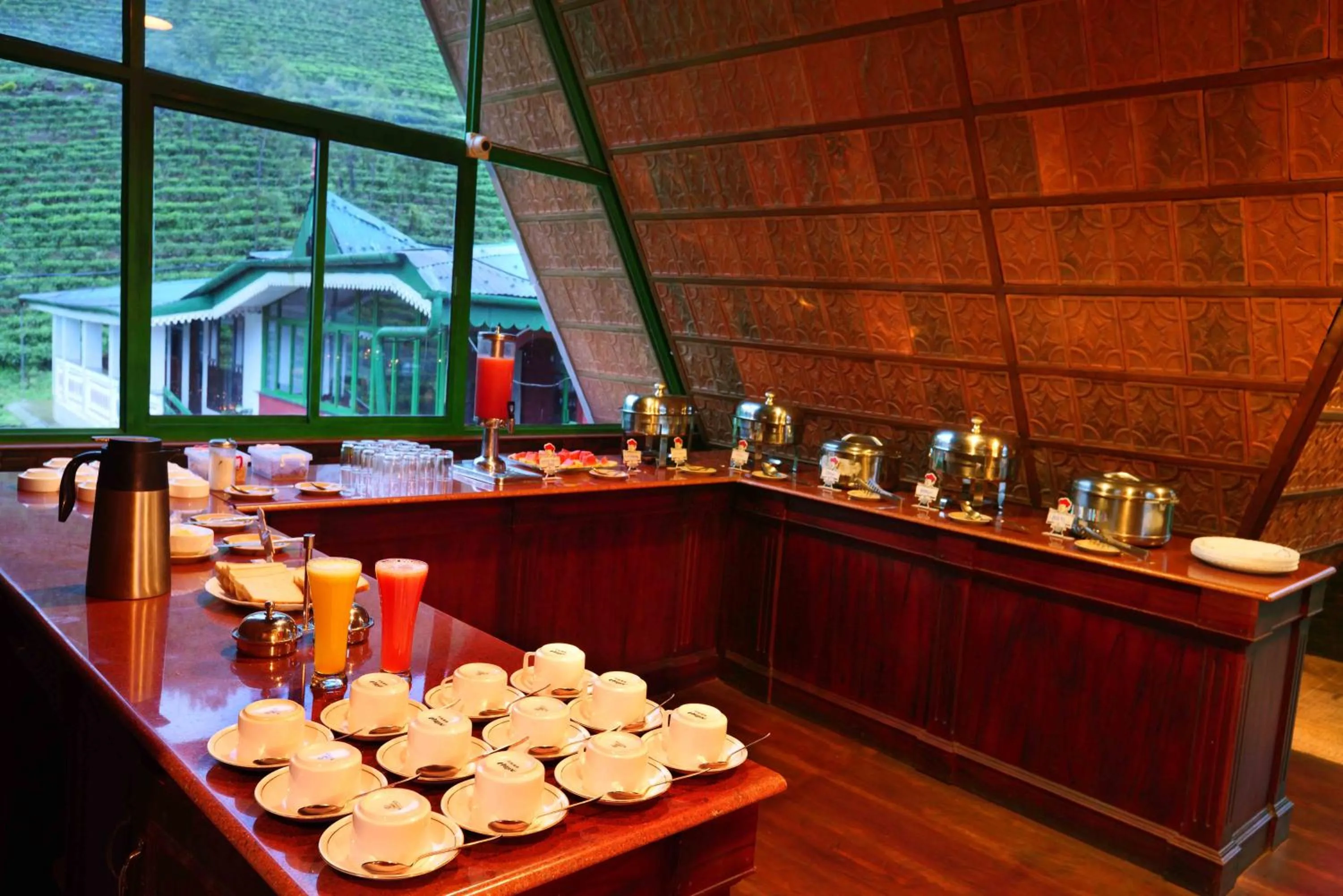 Restaurant/places to eat in Camelot Resort