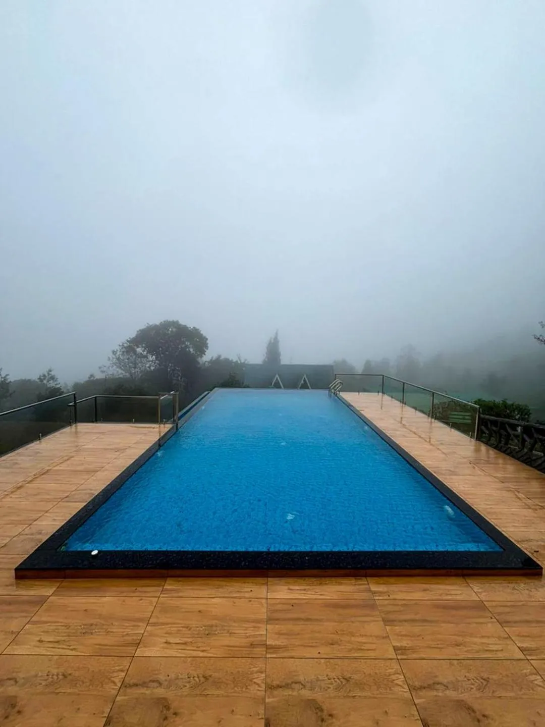 Swimming pool in Camelot Resort