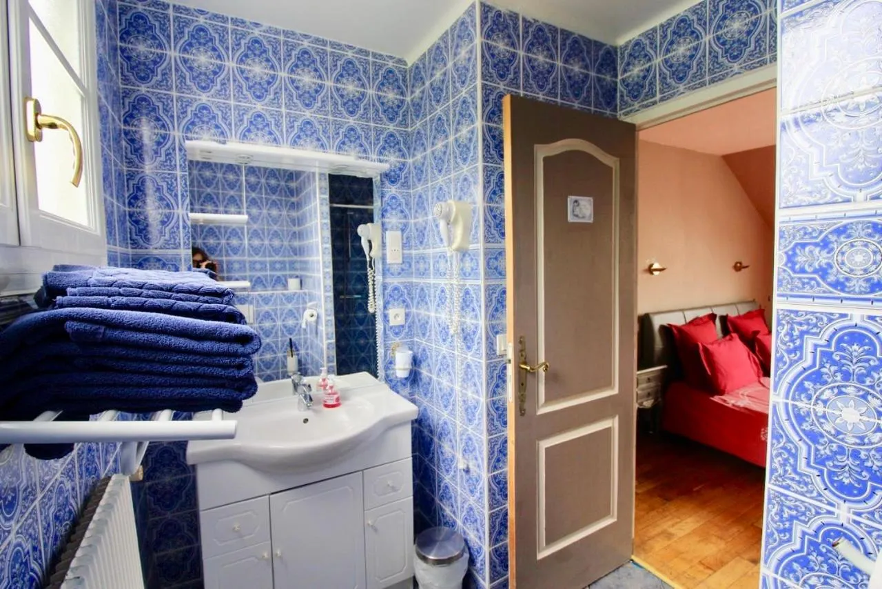 Bathroom in Aggarthi Bed and Breakfast