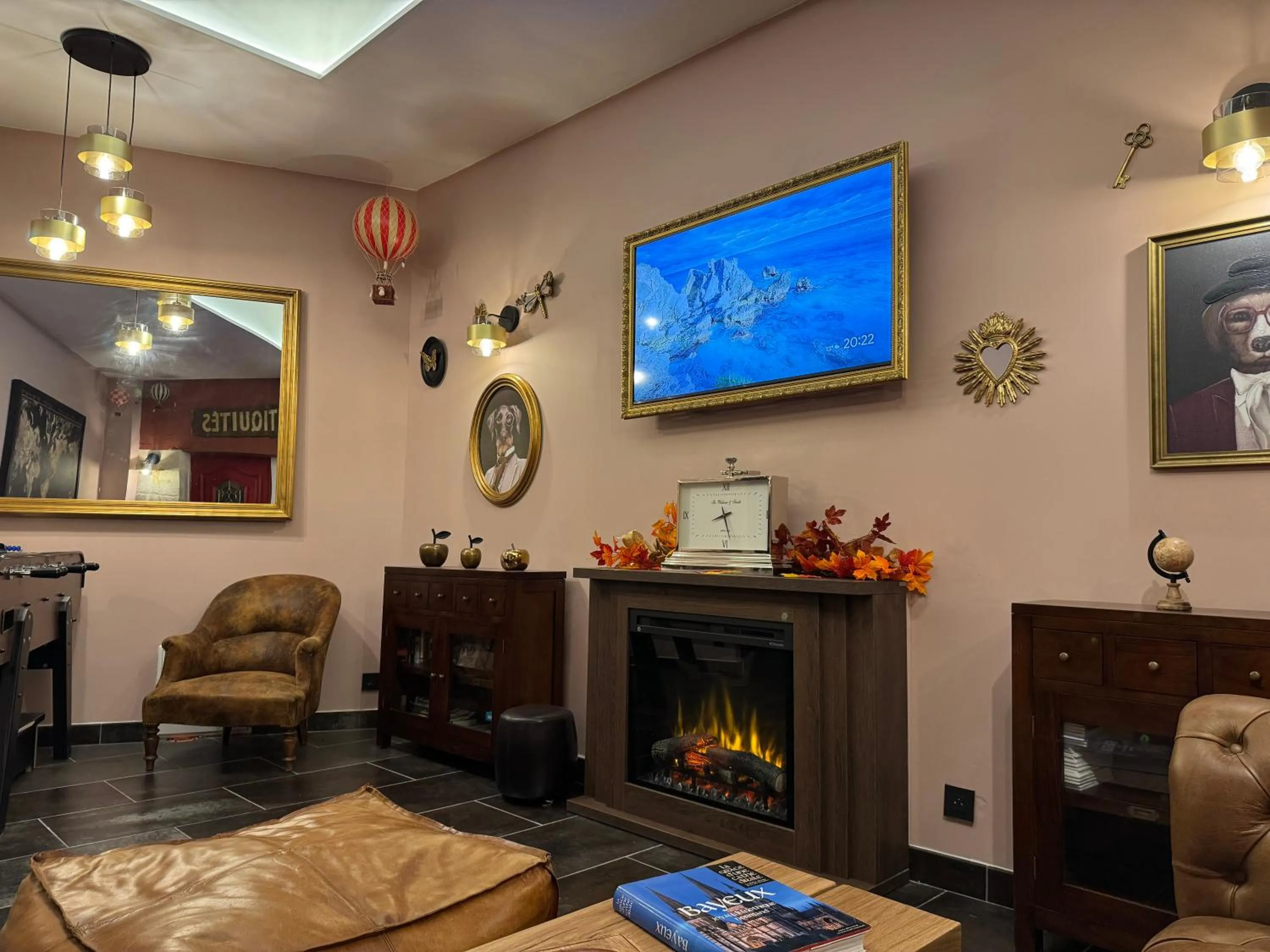 Communal lounge/ TV room in Aggarthi Bed and Breakfast