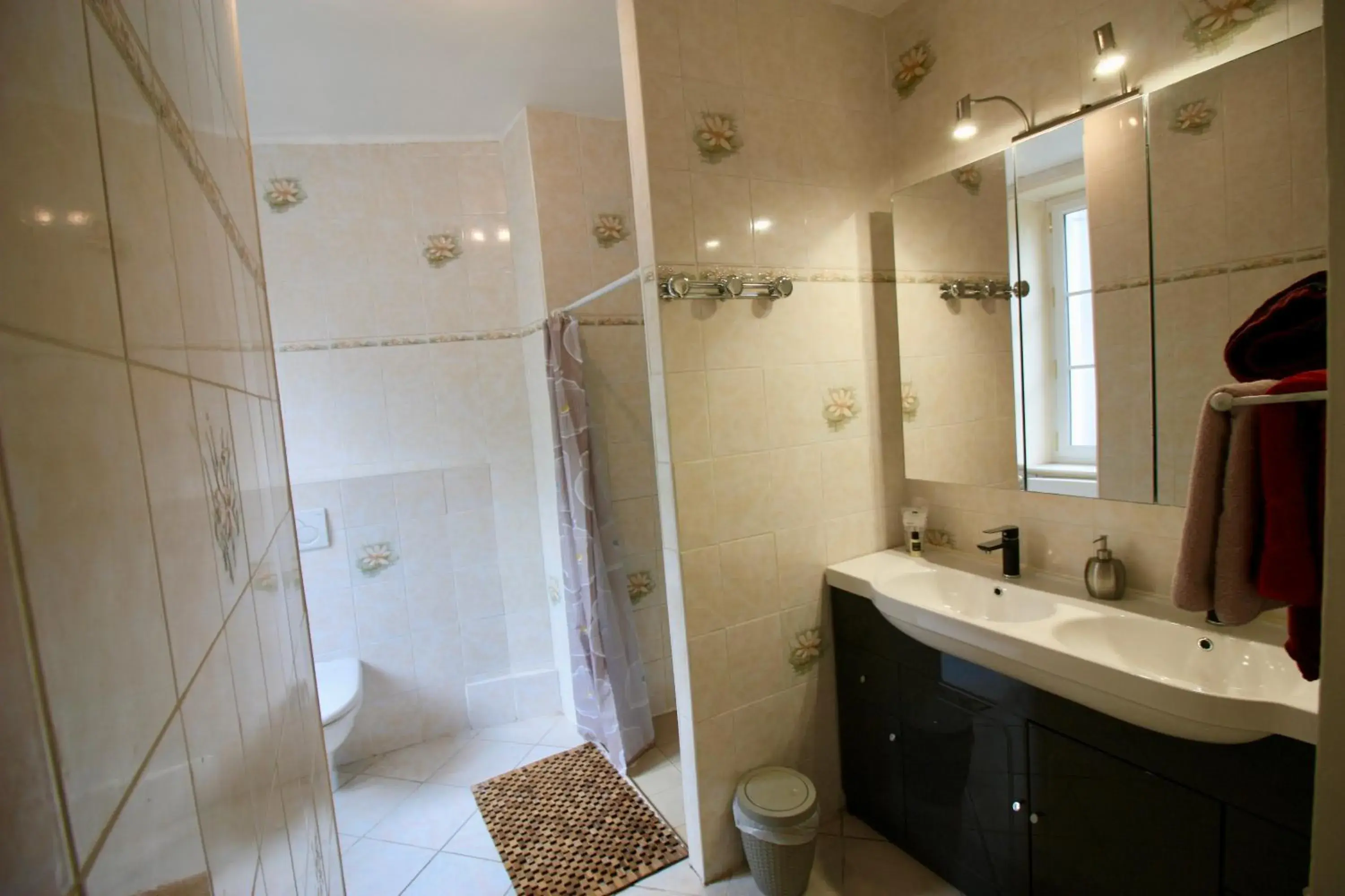 Comfort Triple Room in Aggarthi Bed and Breakfast Comfort Triple Room in Aggarthi Bed and Breakfast