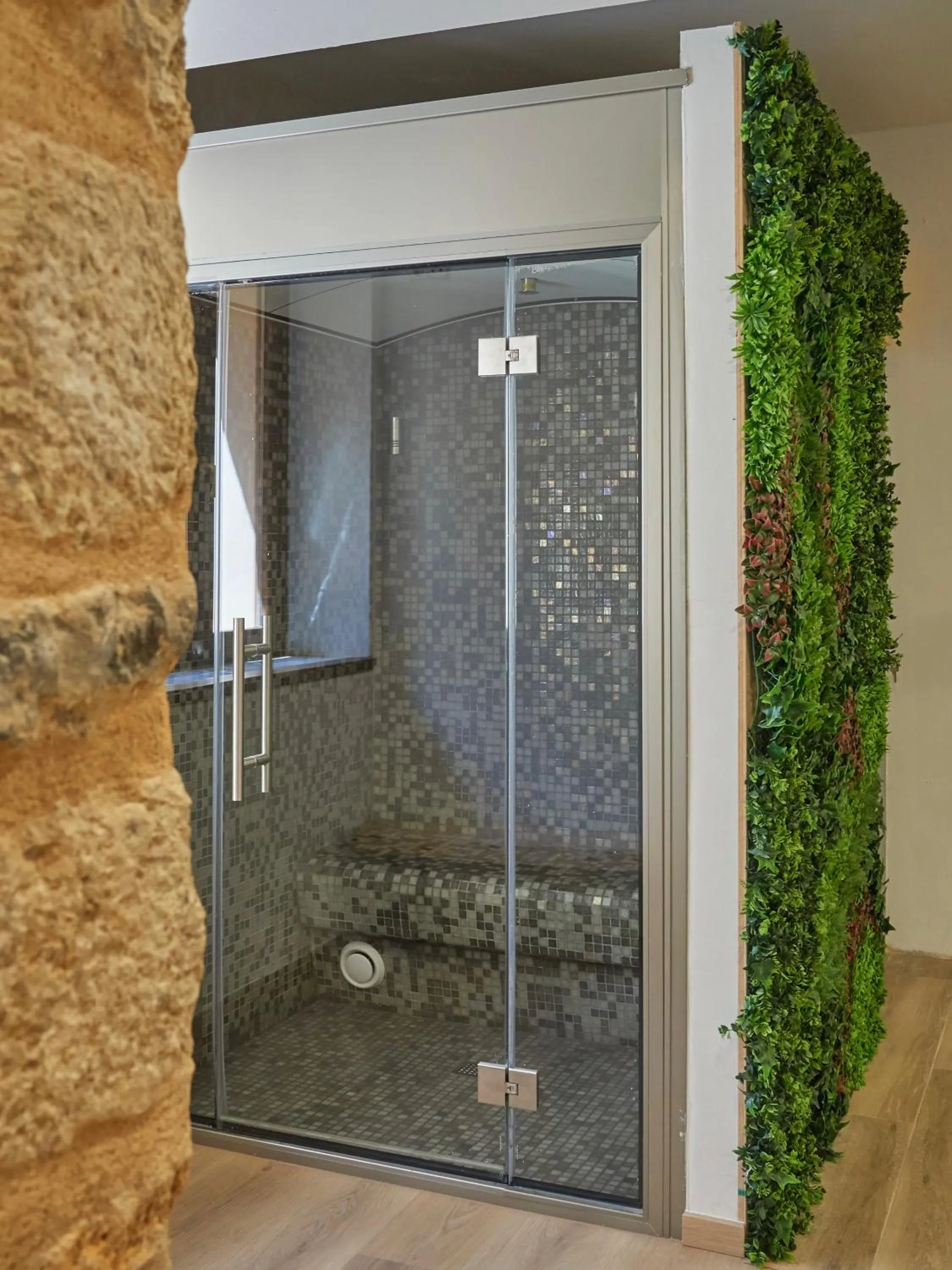 Steam room in Hotel Ca'l Bisbe