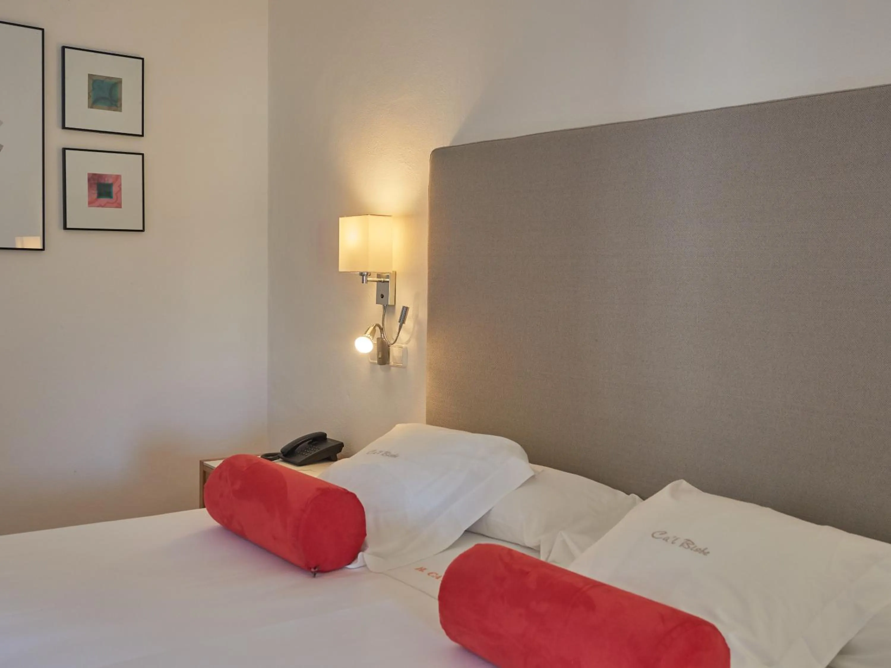 Bed in Hotel Ca'l Bisbe