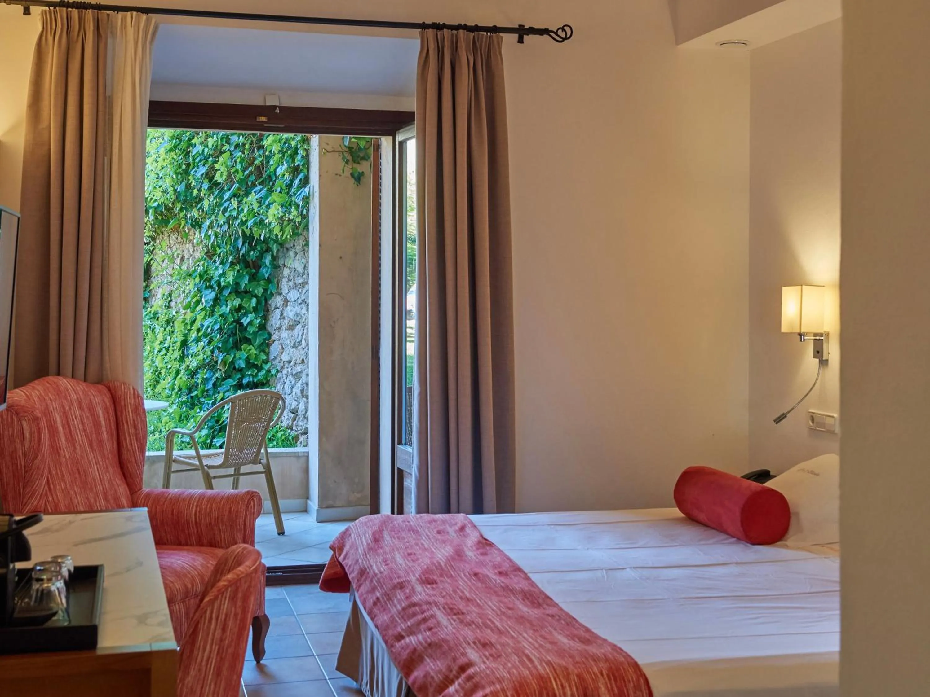 Bed in Hotel Ca'l Bisbe