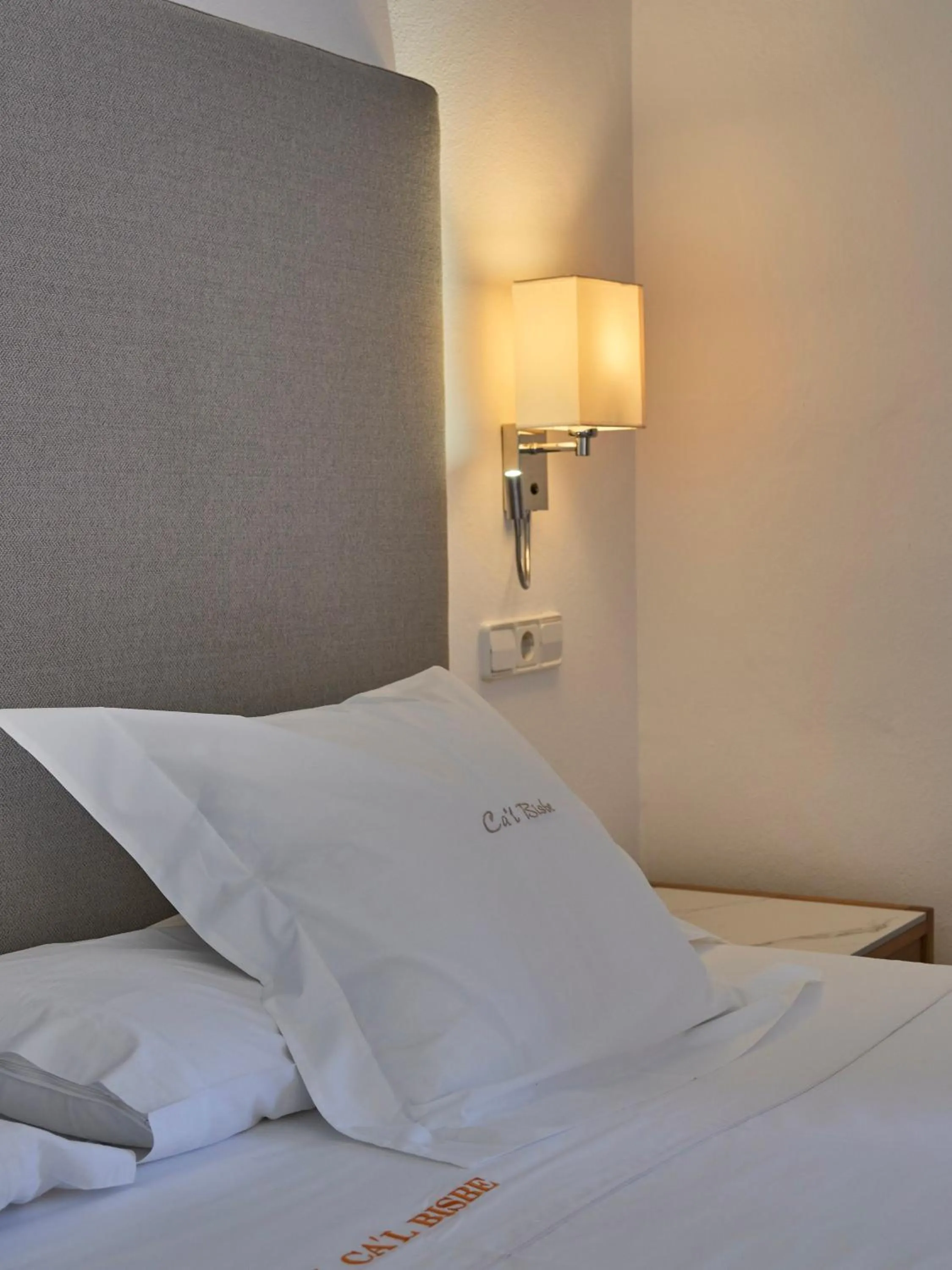 Bed in Hotel Ca'l Bisbe