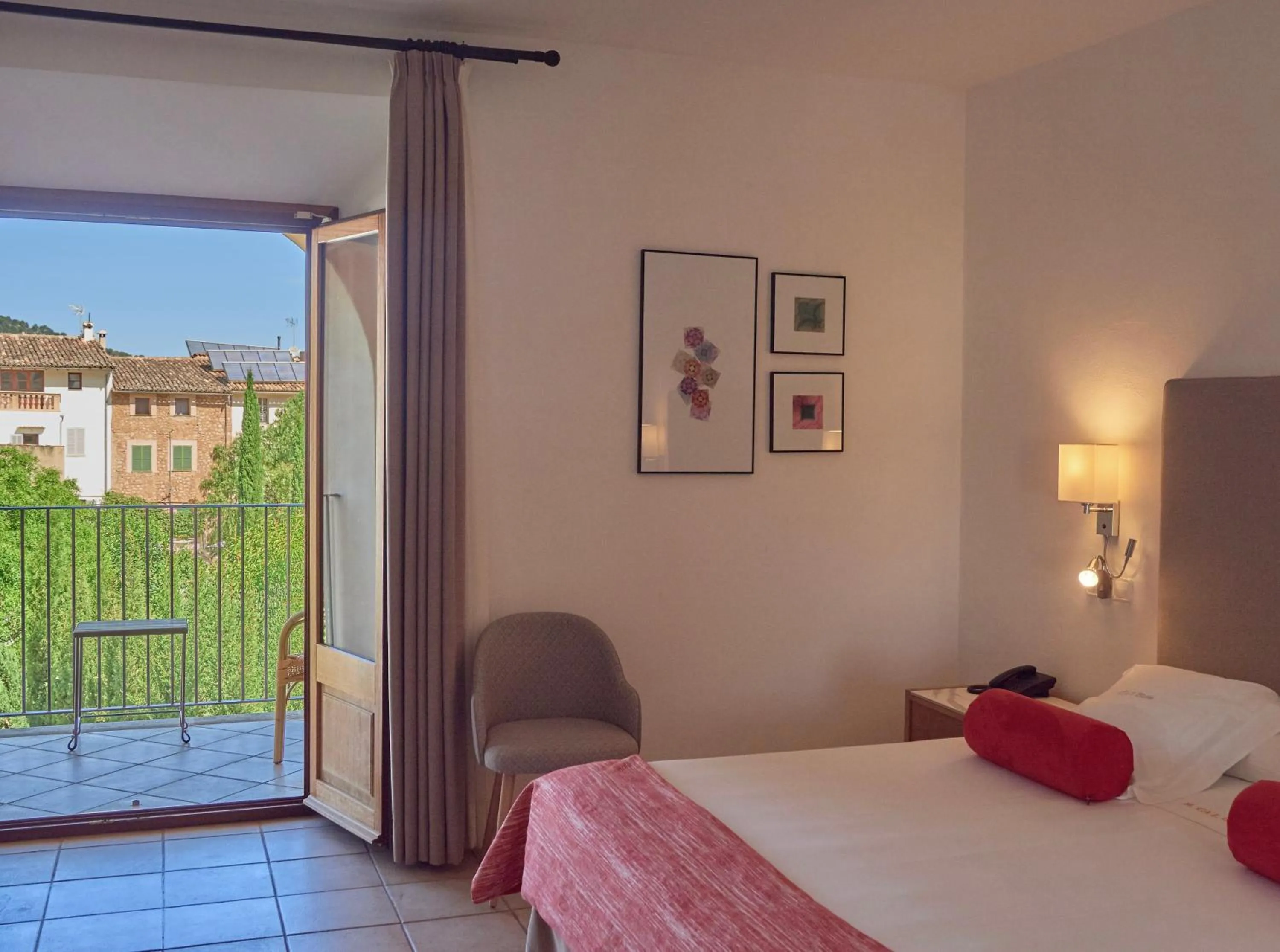 Bed in Hotel Ca'l Bisbe