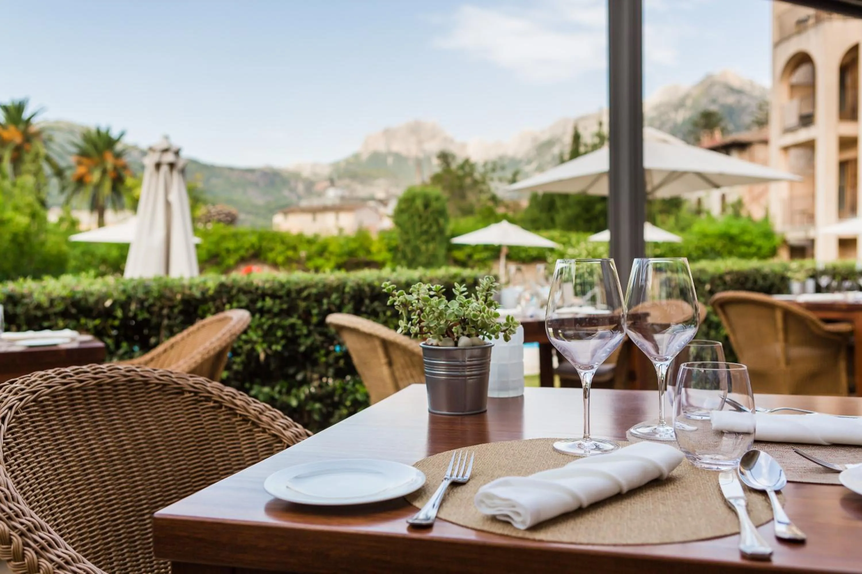 Restaurant/places to eat in Hotel Ca'l Bisbe