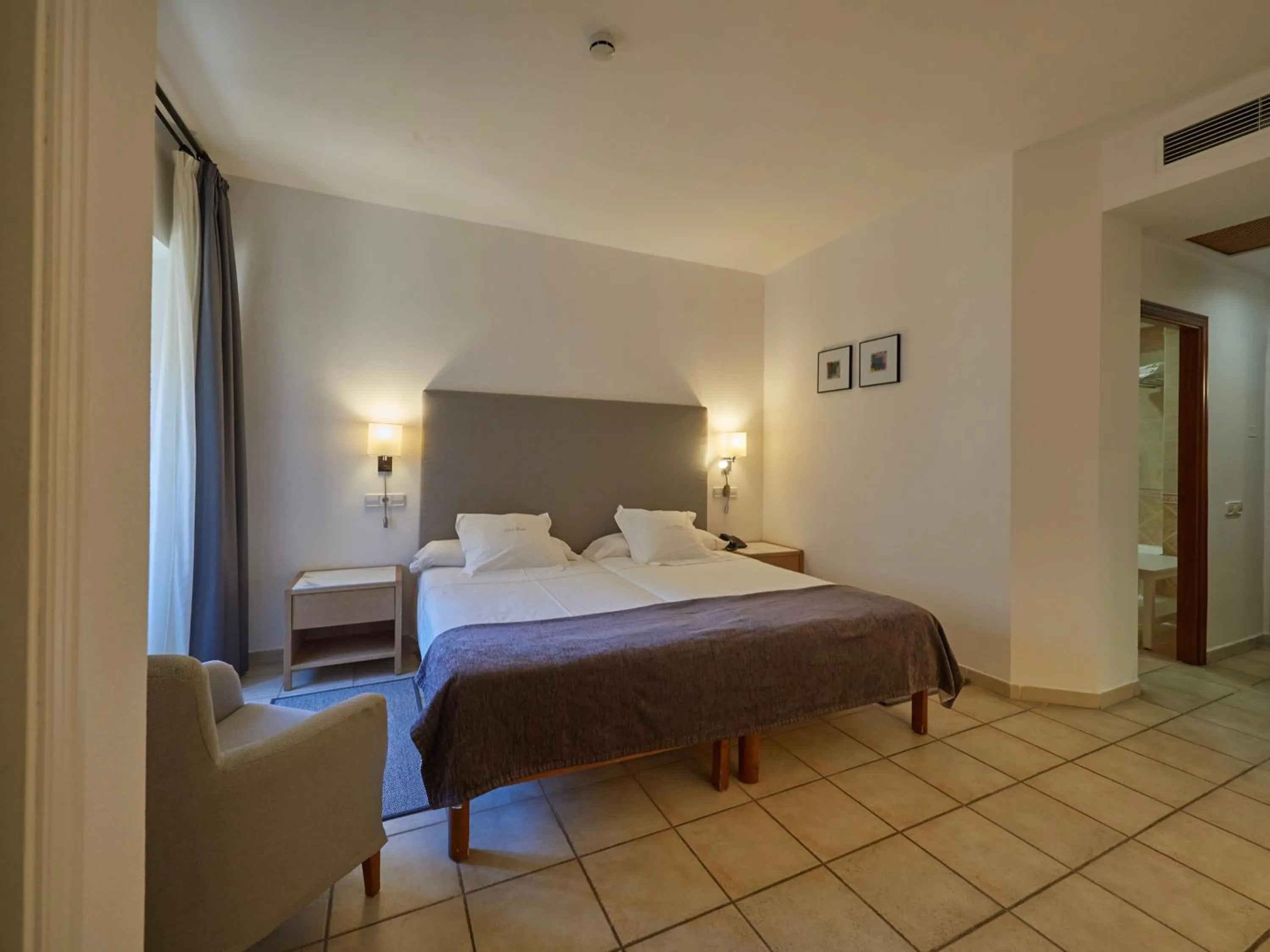 Bed in Hotel Ca'l Bisbe