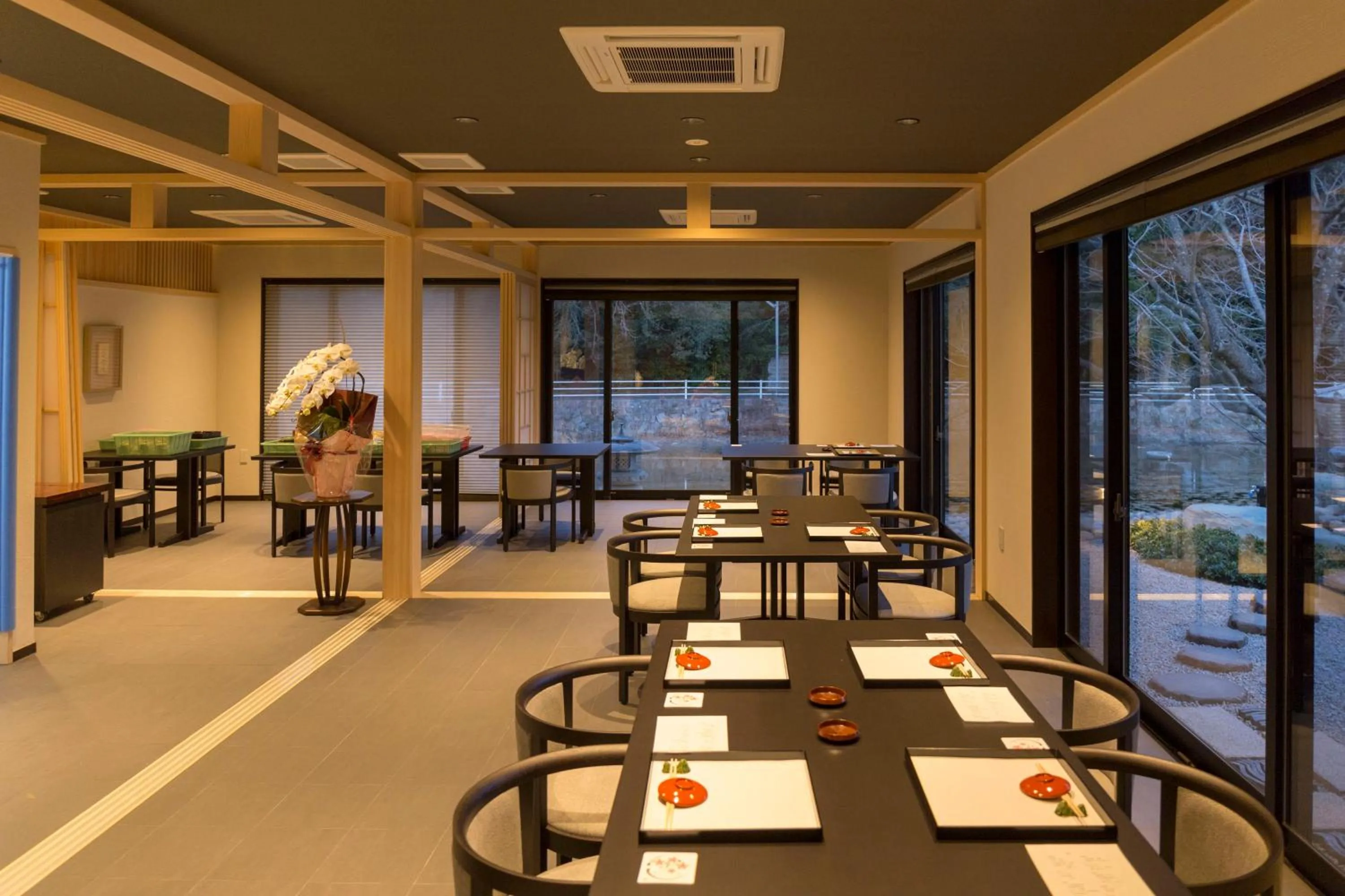 Restaurant/places to eat in Auberge Yusura