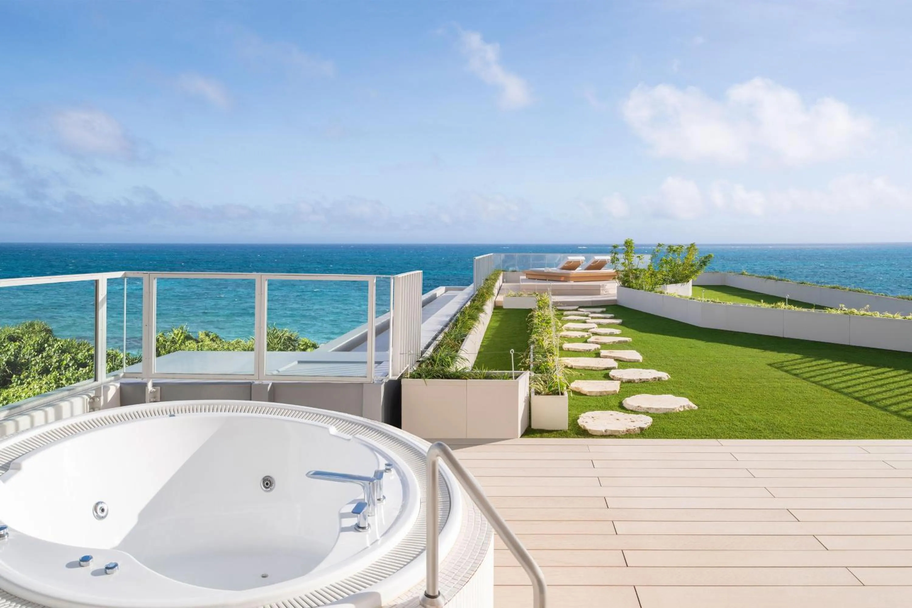 Photo of the whole room in IRAPH SUI, a Luxury Collection Hotel, Miyako Okinawa