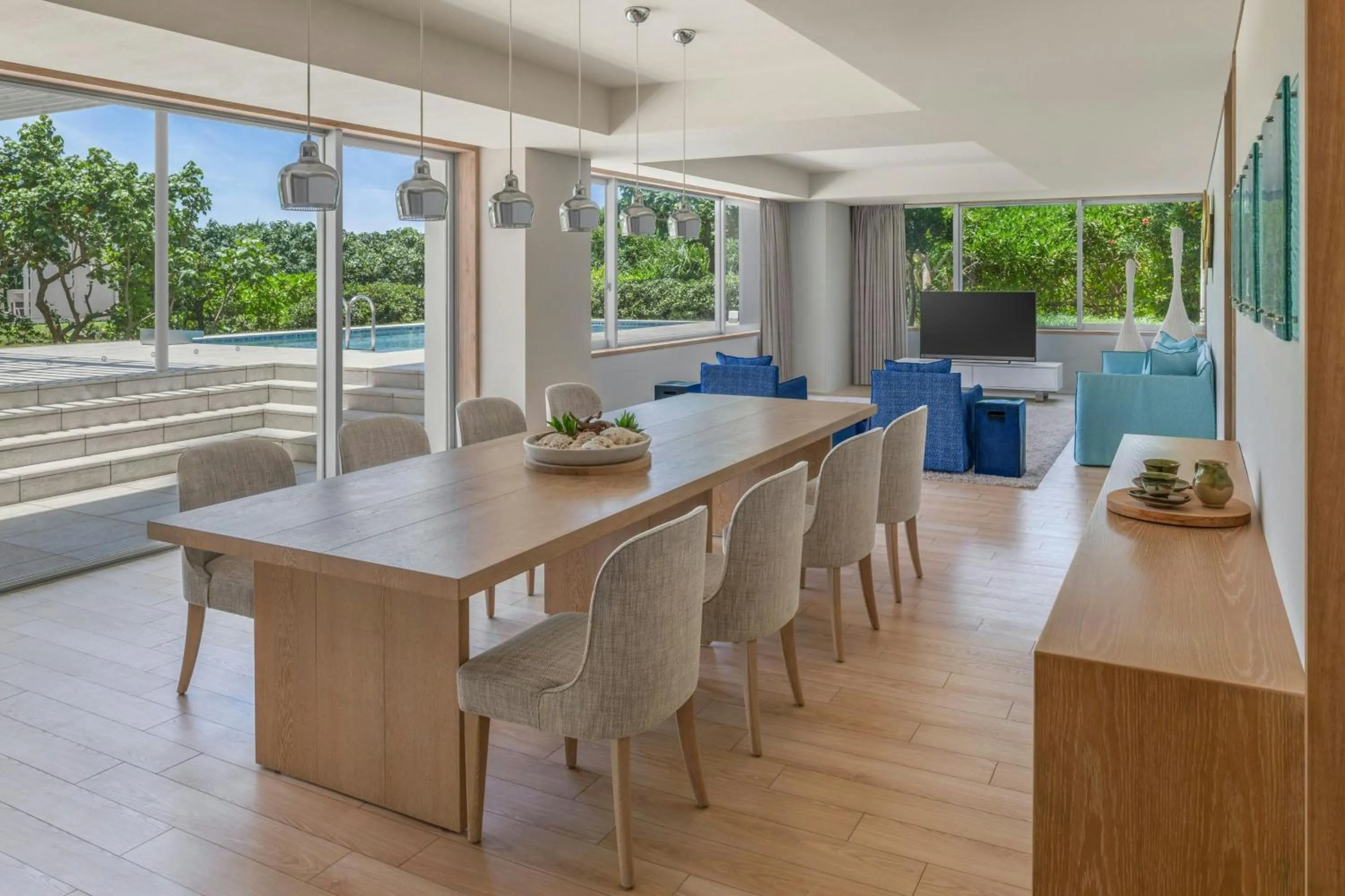 Photo of the whole room in IRAPH SUI, a Luxury Collection Hotel, Miyako Okinawa