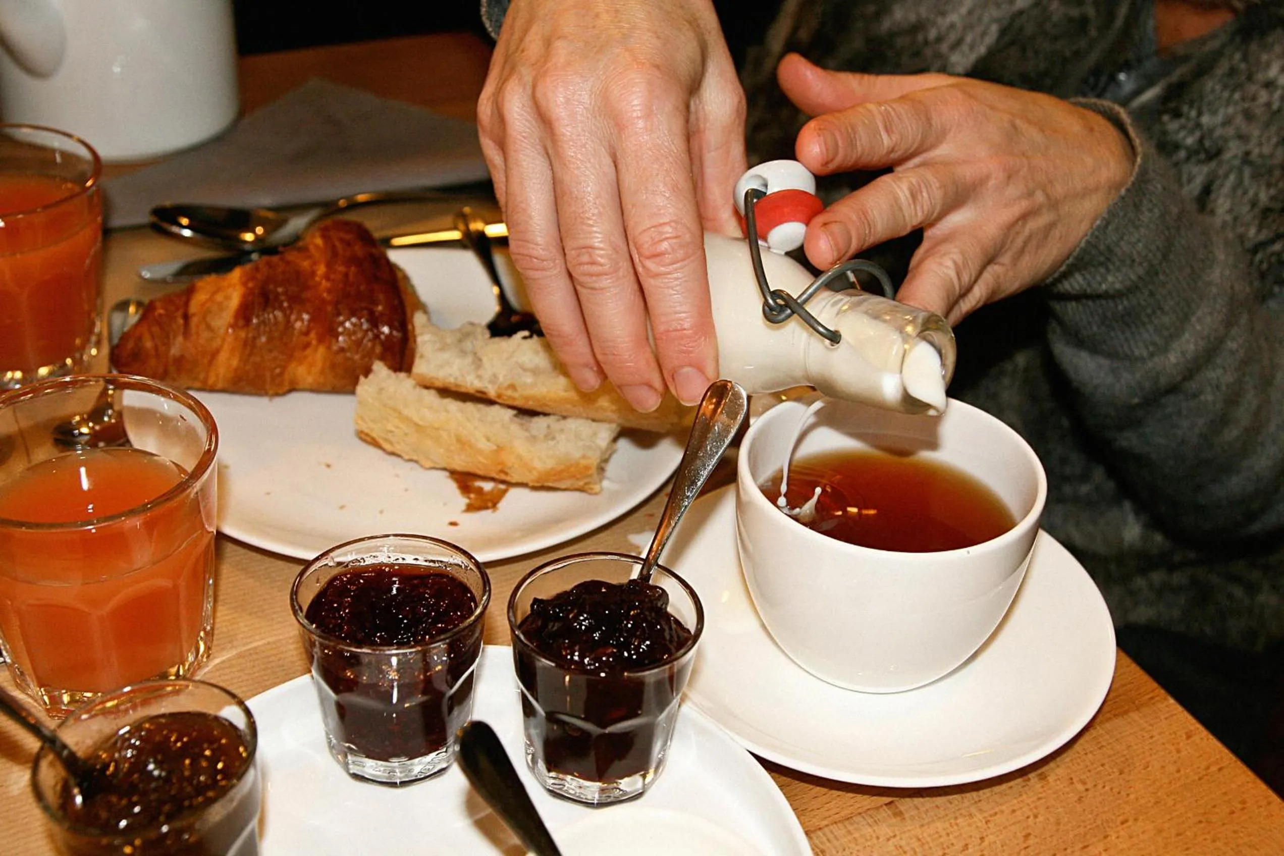 Restaurant/places to eat in La Femme d'à Côté