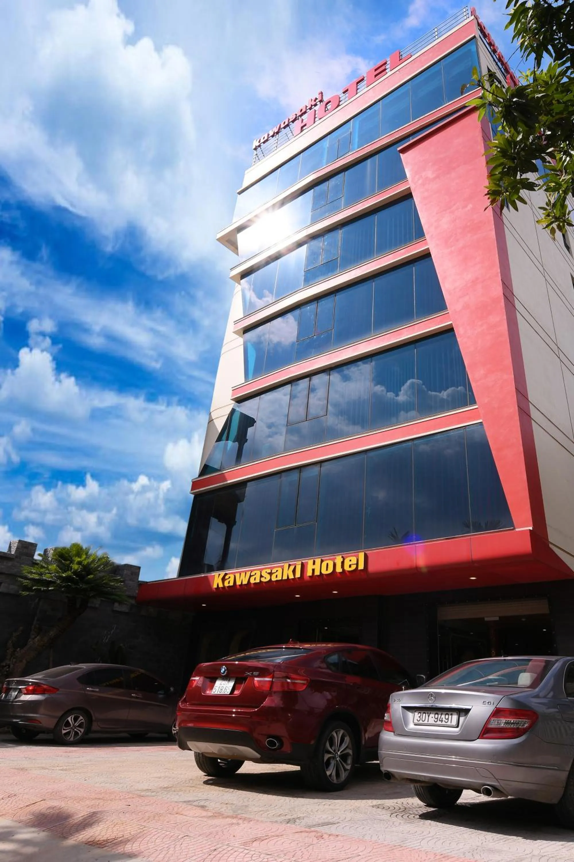 Property building in Kawasaki Noi Bai Airport Hotel