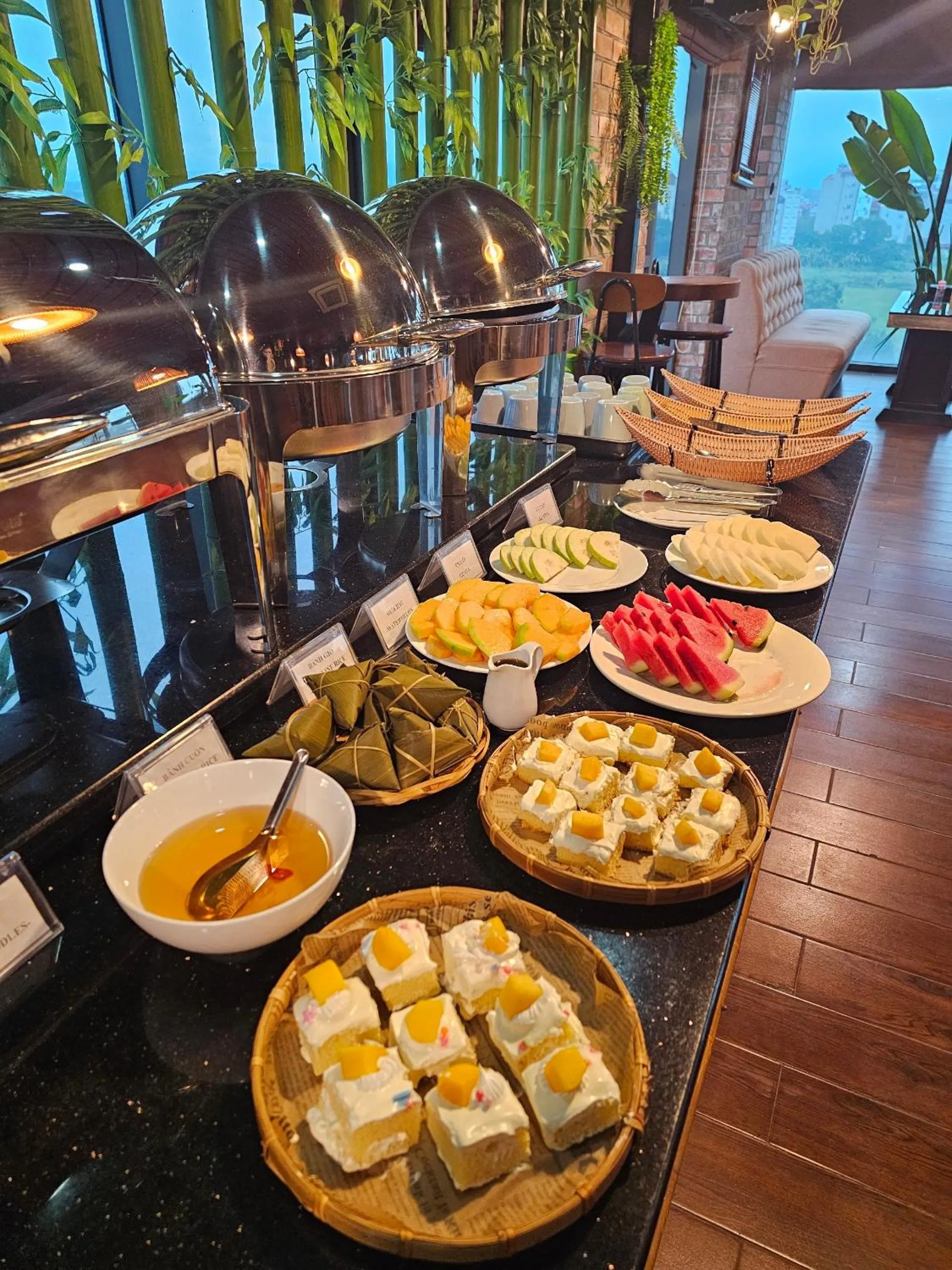 Food in Kawasaki Noi Bai Airport Hotel