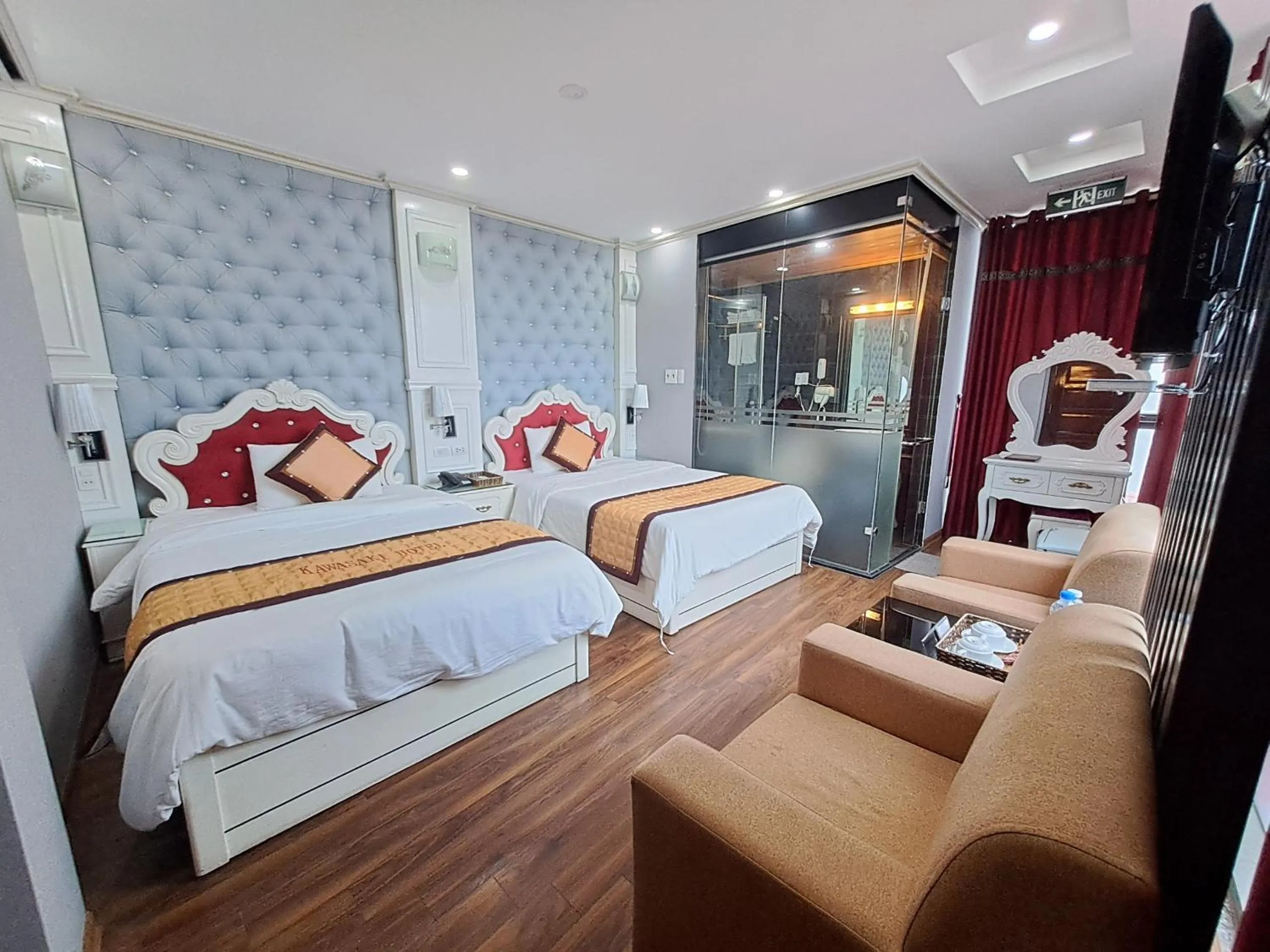 Photo of the whole room, Bed in Kawasaki Noi Bai Airport Hotel