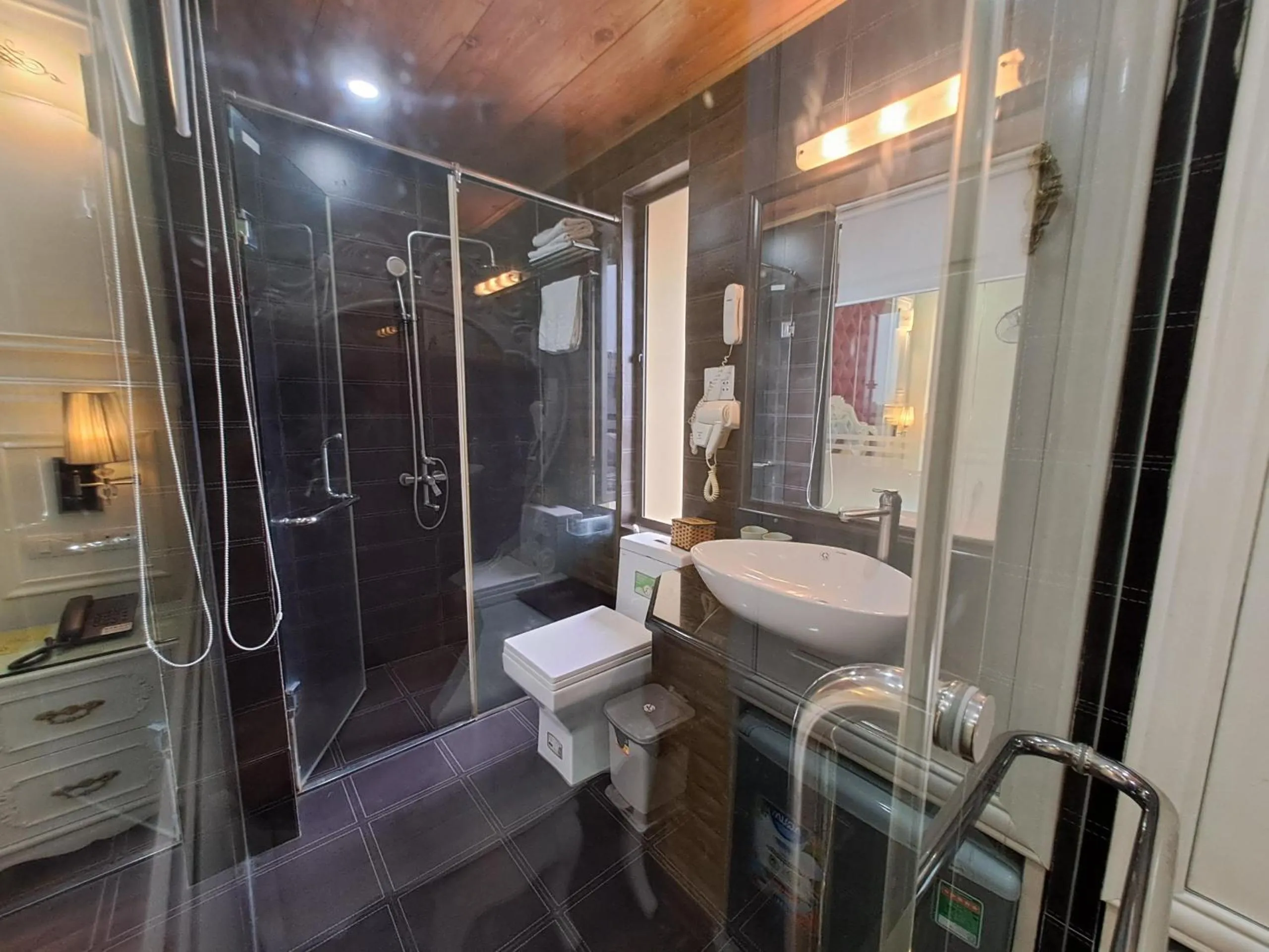 Shower in Kawasaki Noi Bai Airport Hotel