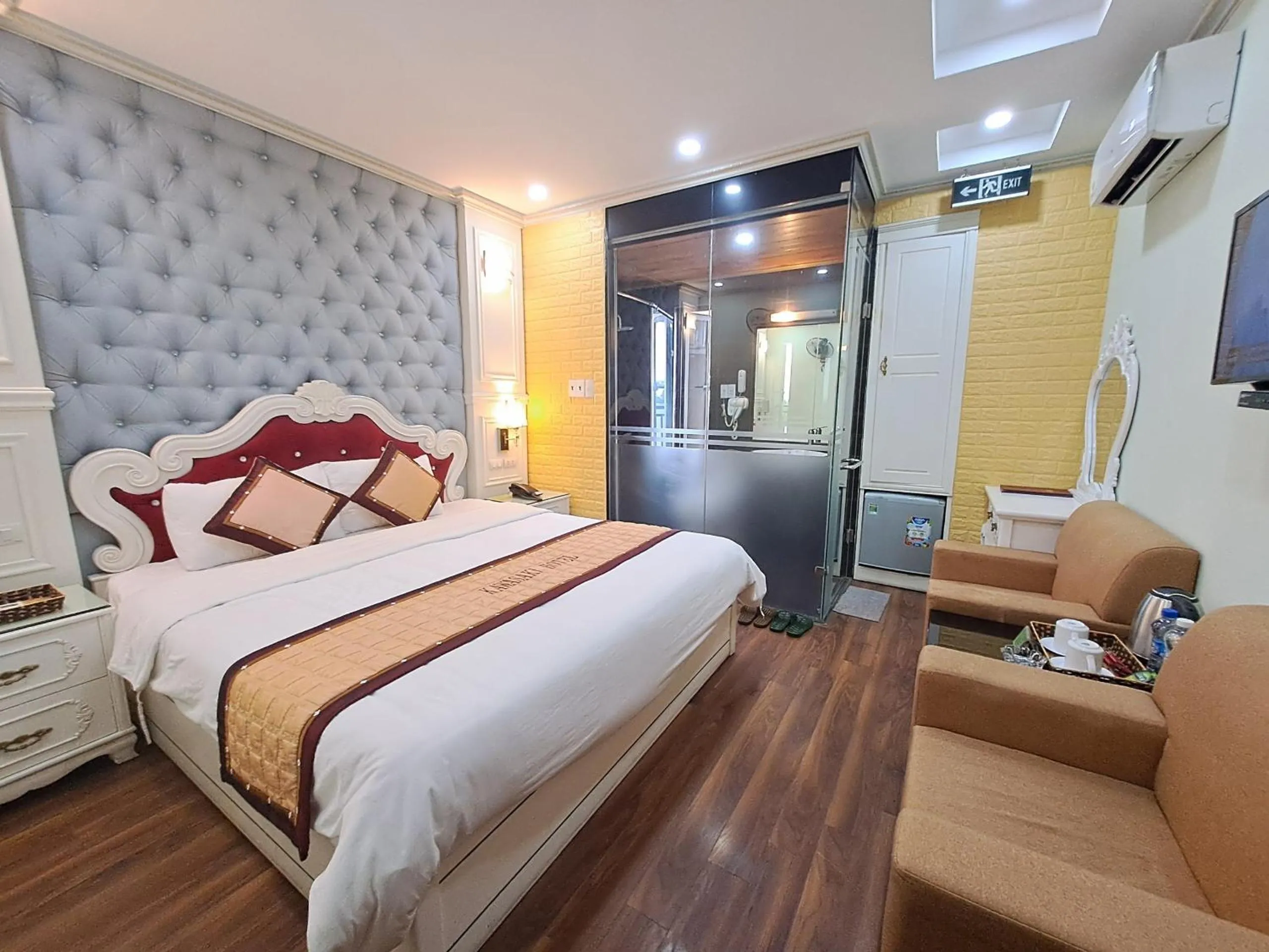 TV and multimedia, Bed in Kawasaki Noi Bai Airport Hotel