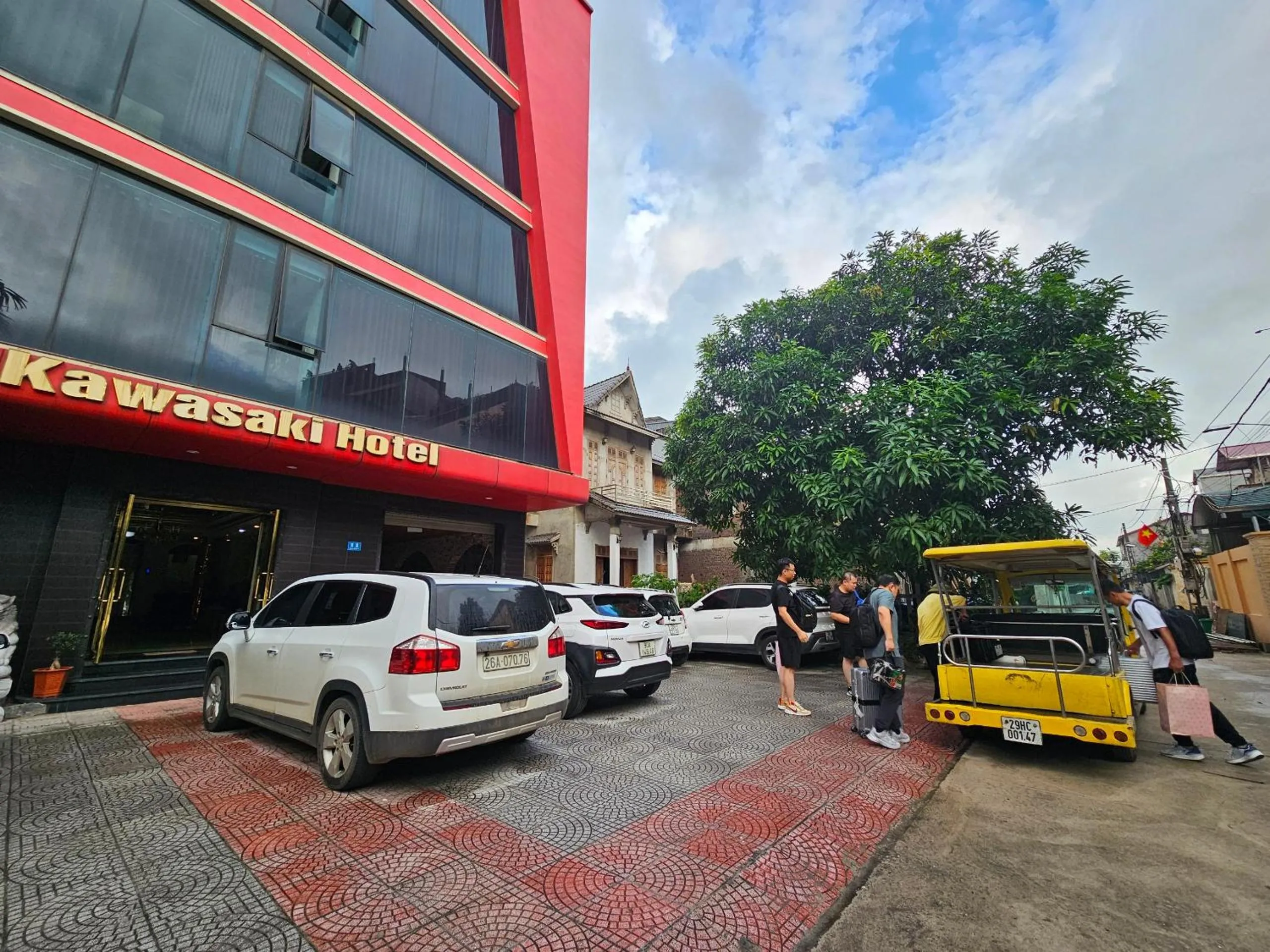 Patio in Kawasaki Noi Bai Airport Hotel