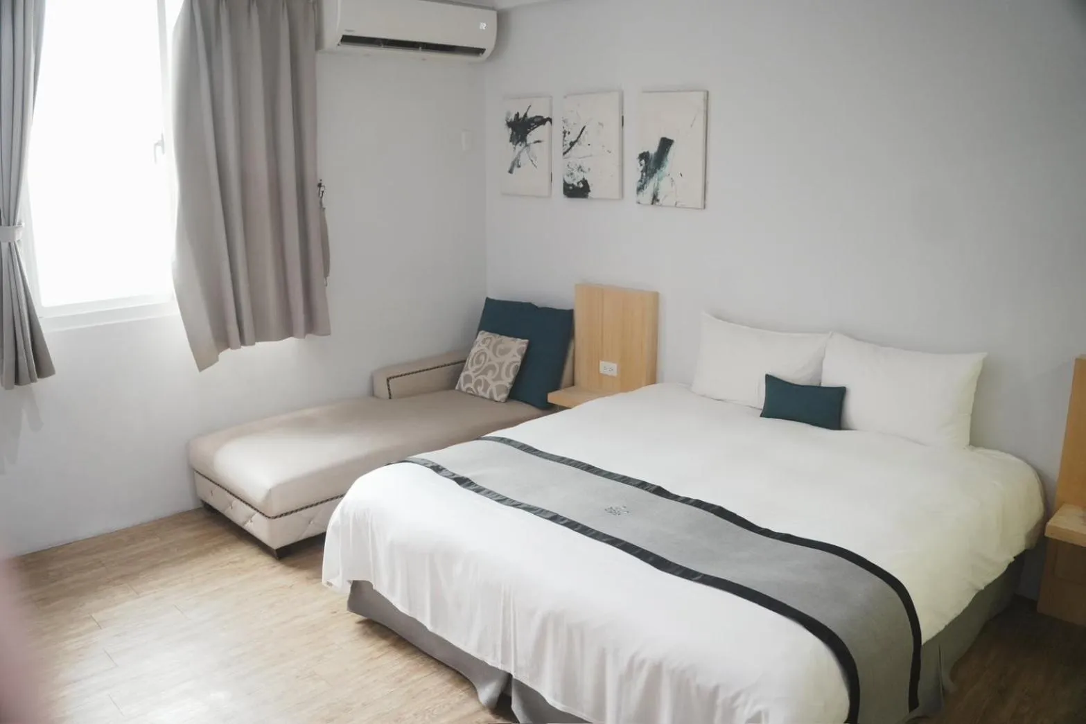 Bed in Youngs Hotspring Hotel