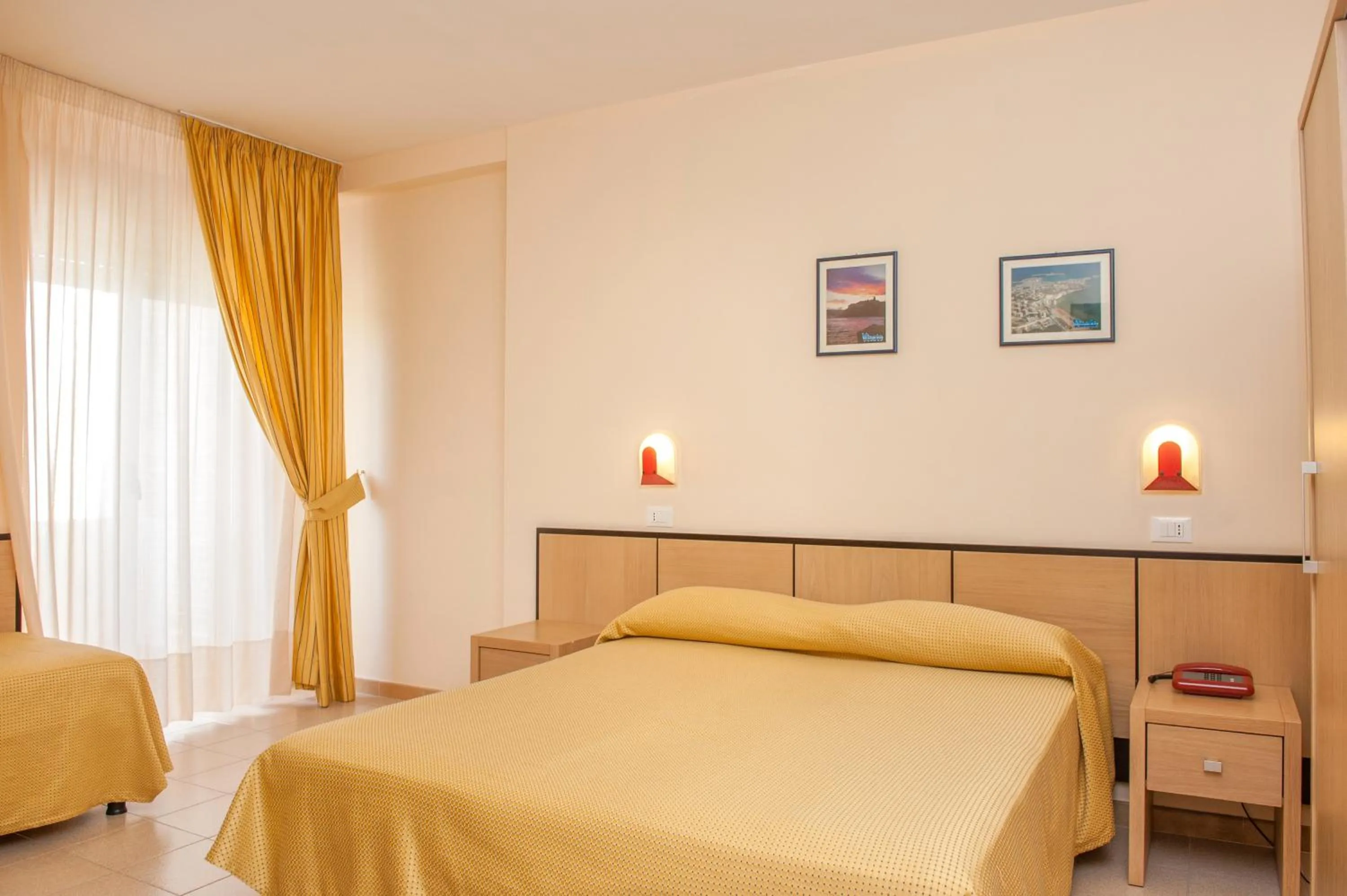 Photo of the whole room, Bed in Hotel Cristalda