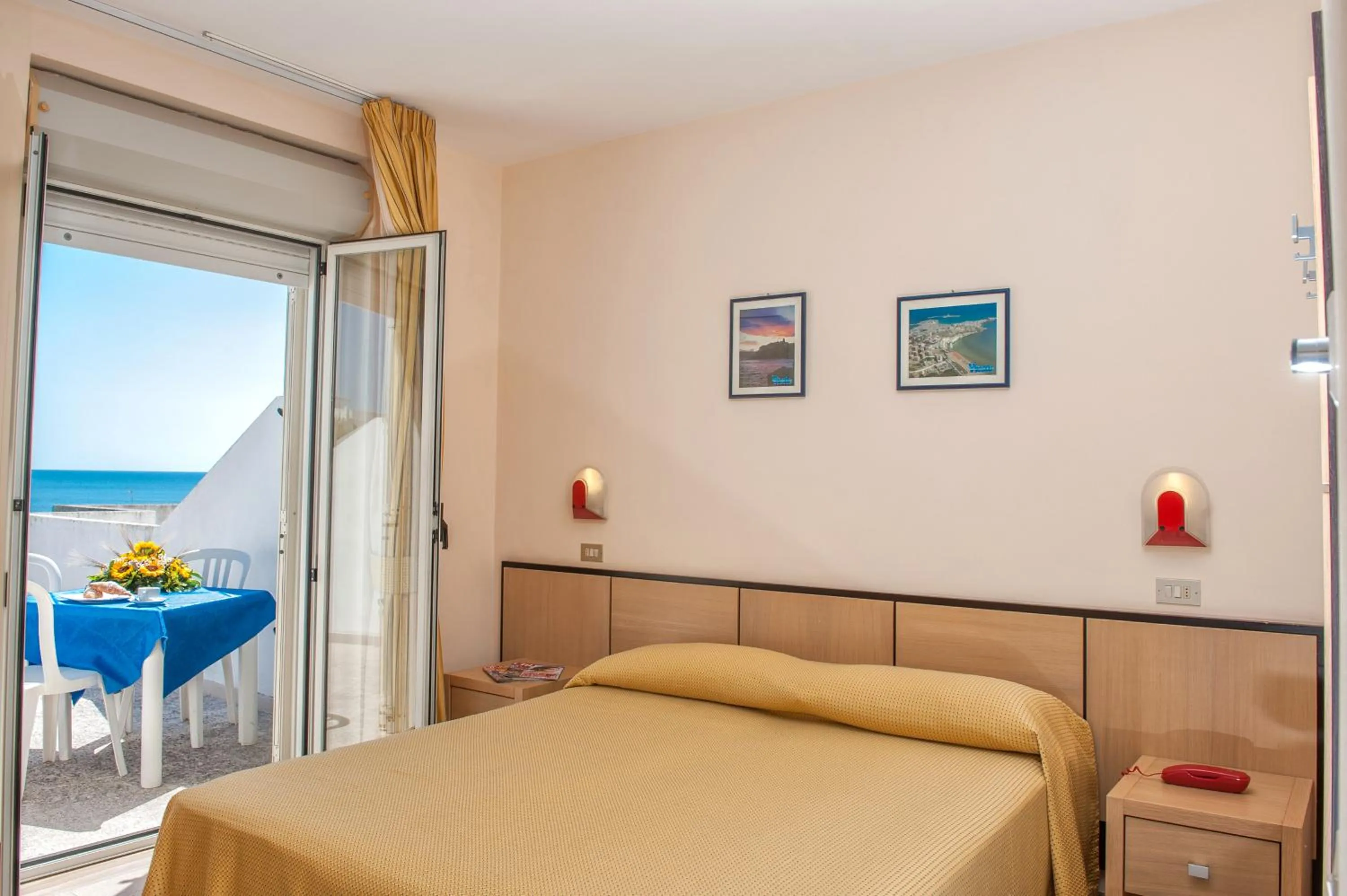 Photo of the whole room, Bed in Hotel Cristalda