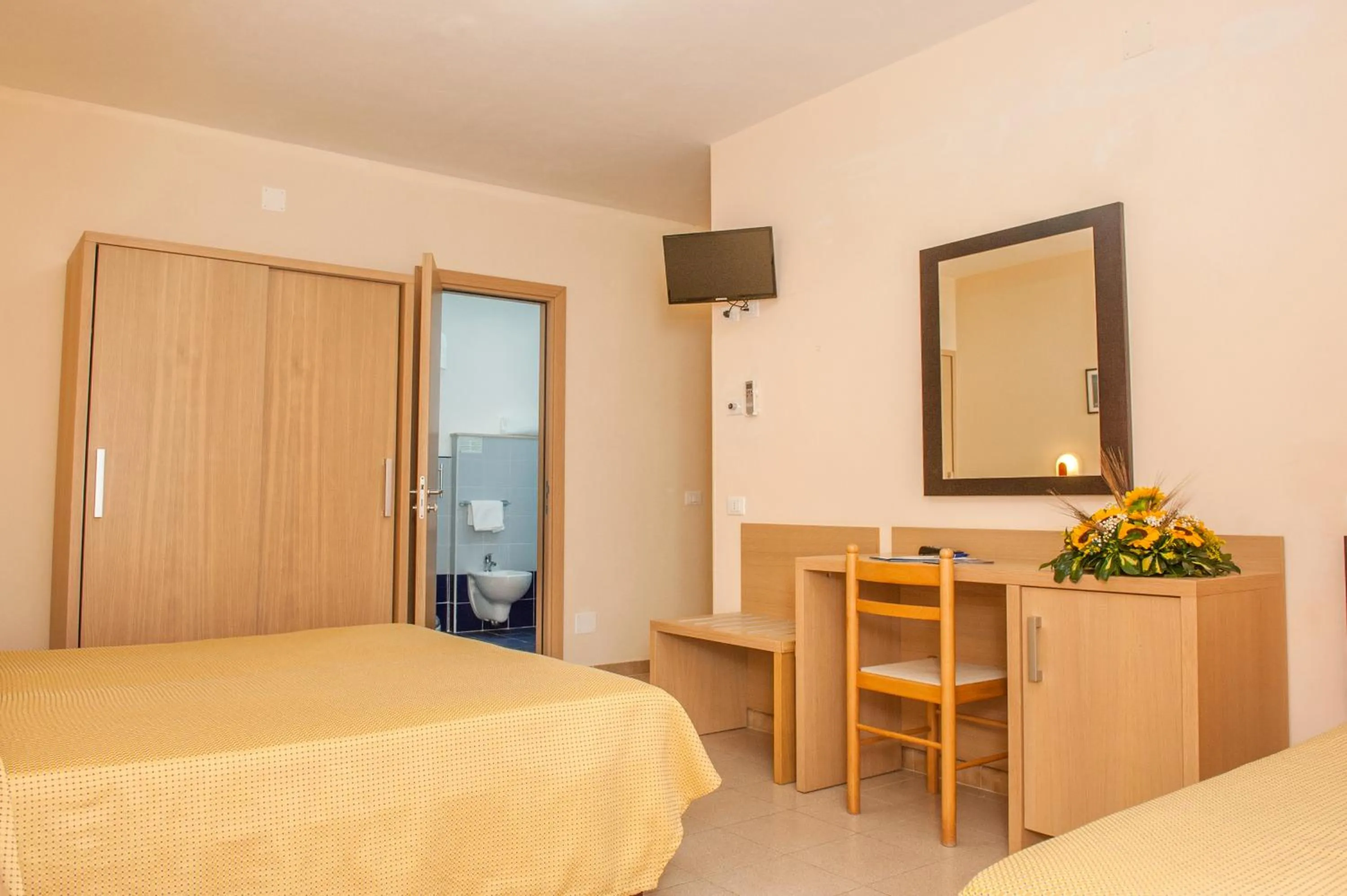 Photo of the whole room, Bed in Hotel Cristalda