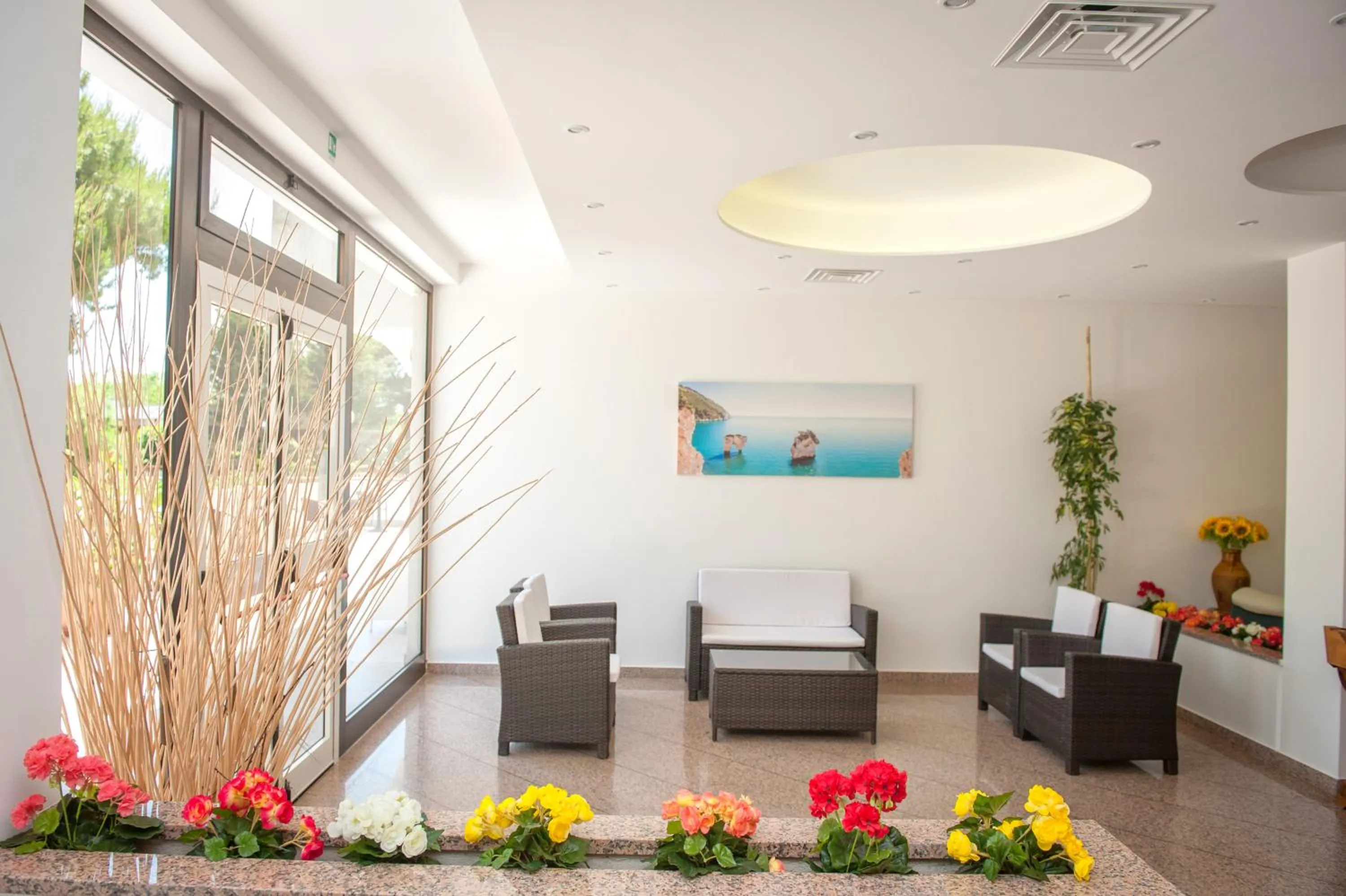 Communal lounge/ TV room in Hotel Cristalda