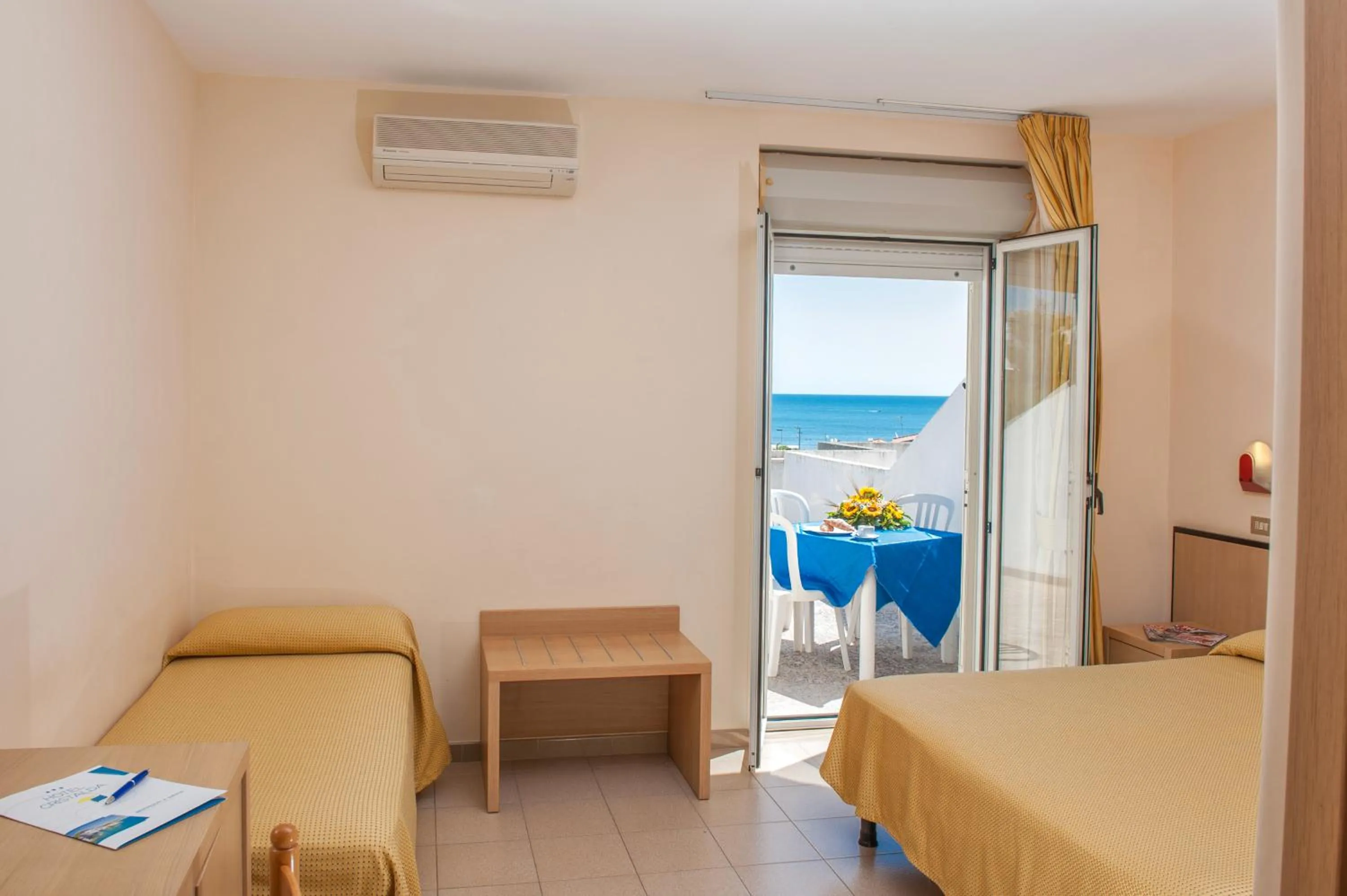 Photo of the whole room, Bed in Hotel Cristalda