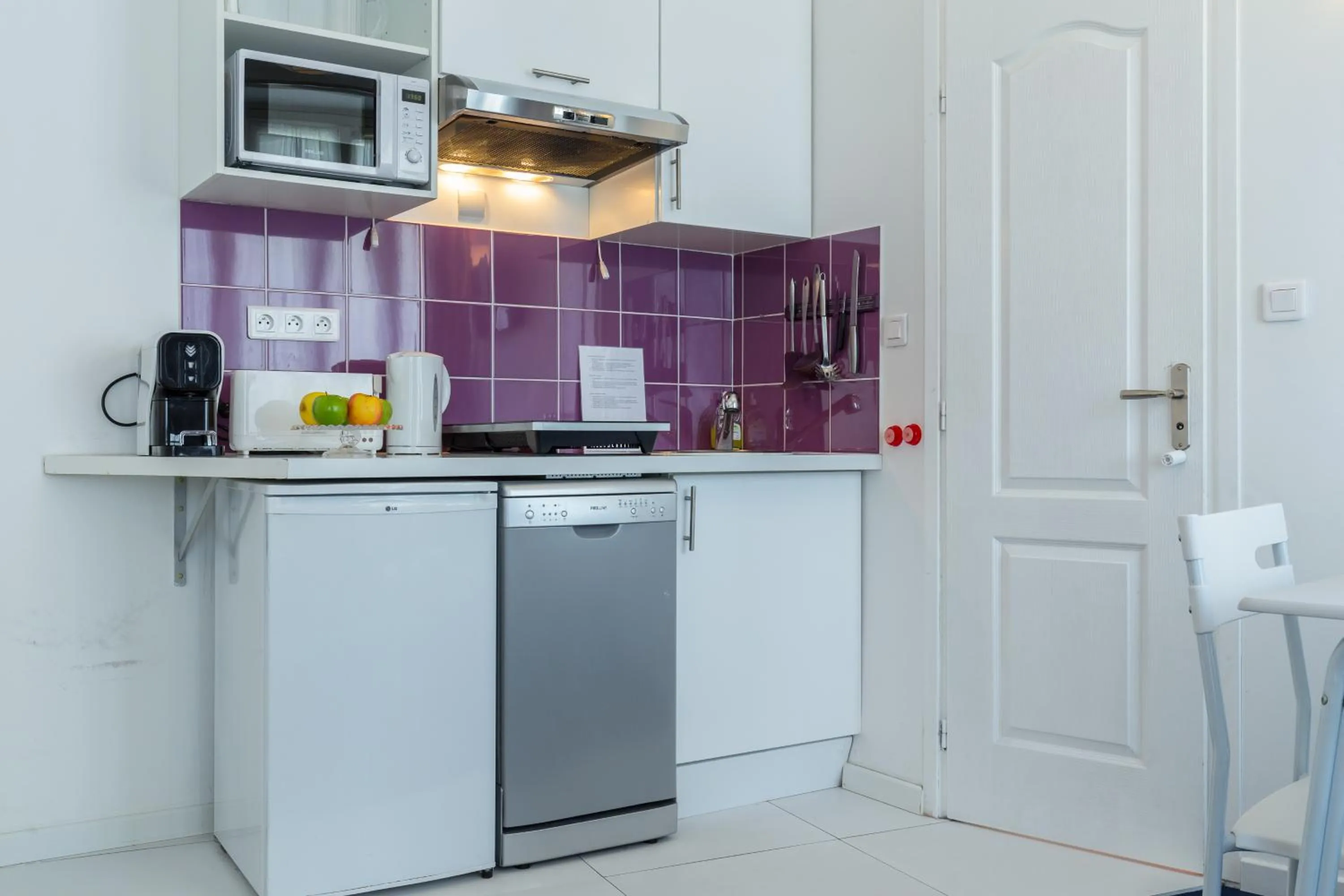 Coffee/tea facilities in Nice Appart