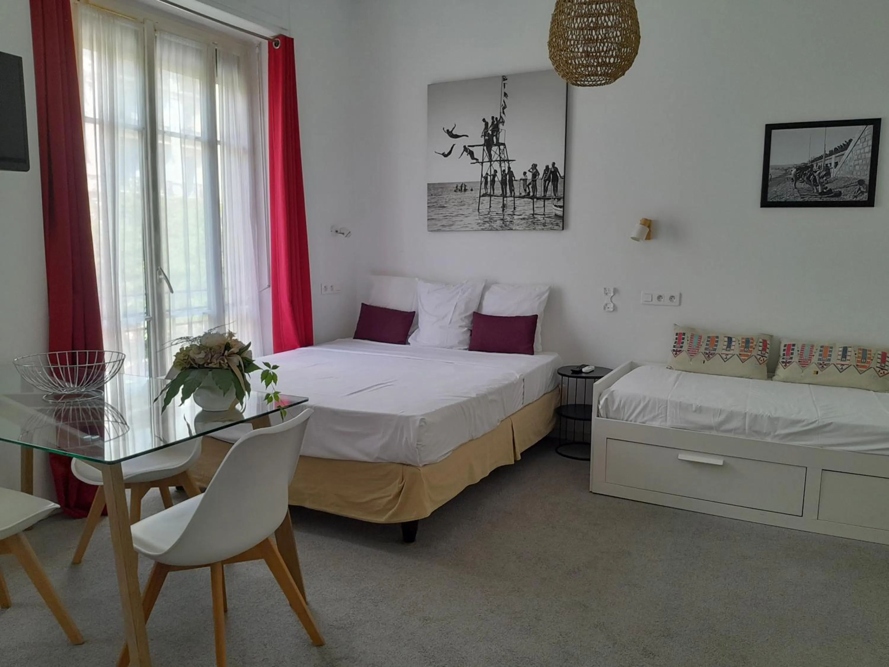 Photo of the whole room, Bed in Nice Appart