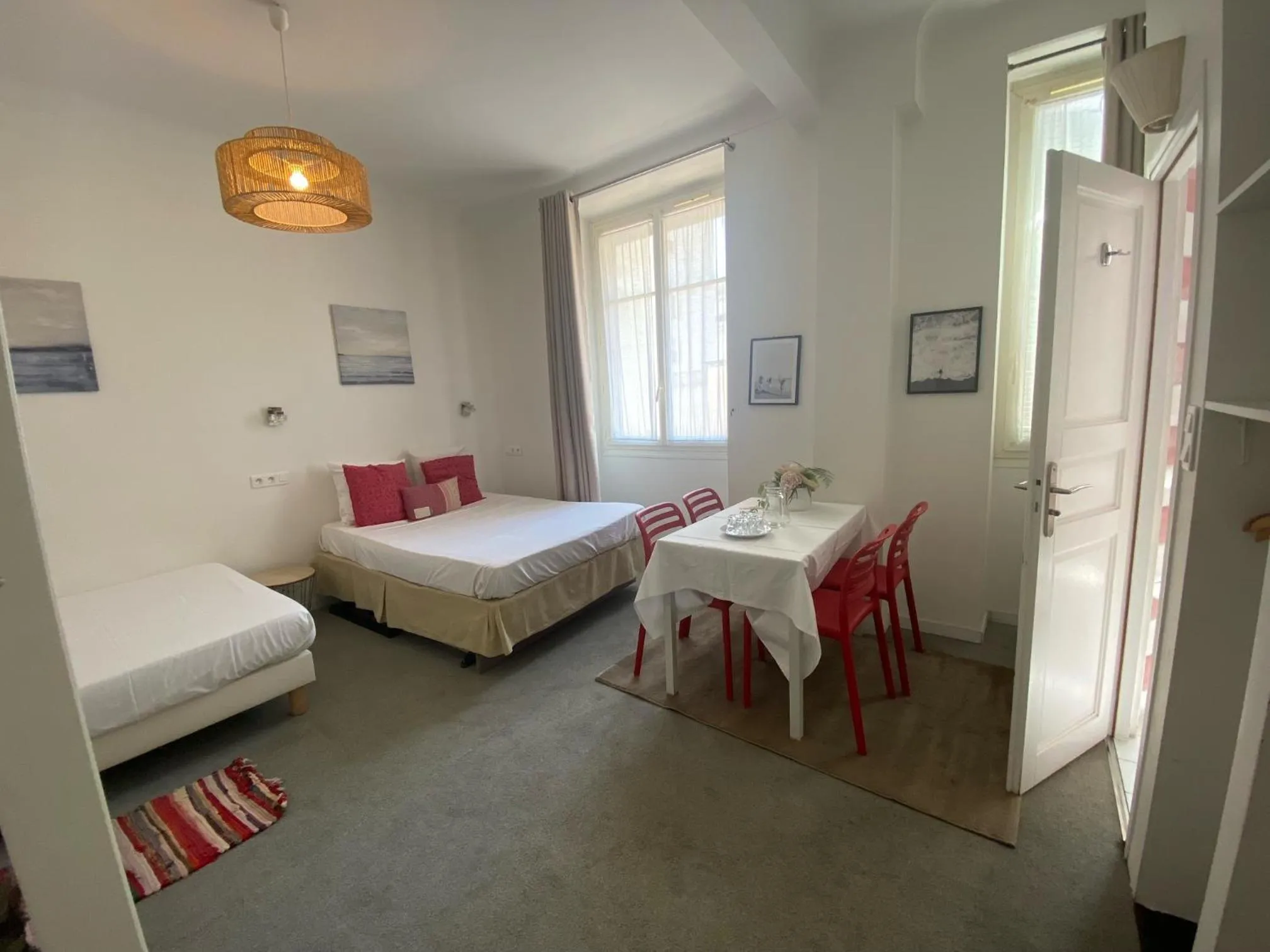 Photo of the whole room, Bed in Nice Appart