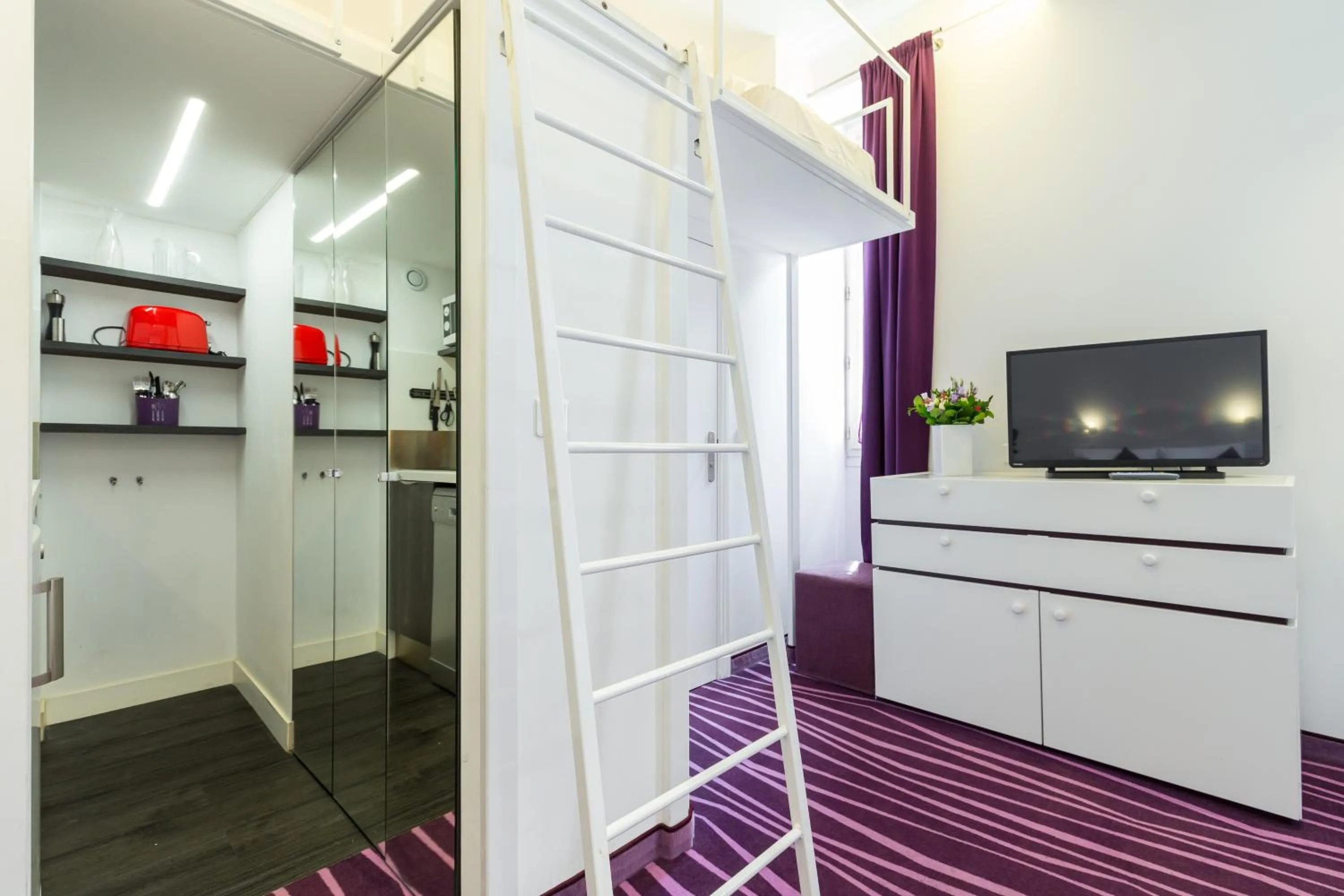 TV and multimedia in Nice Appart