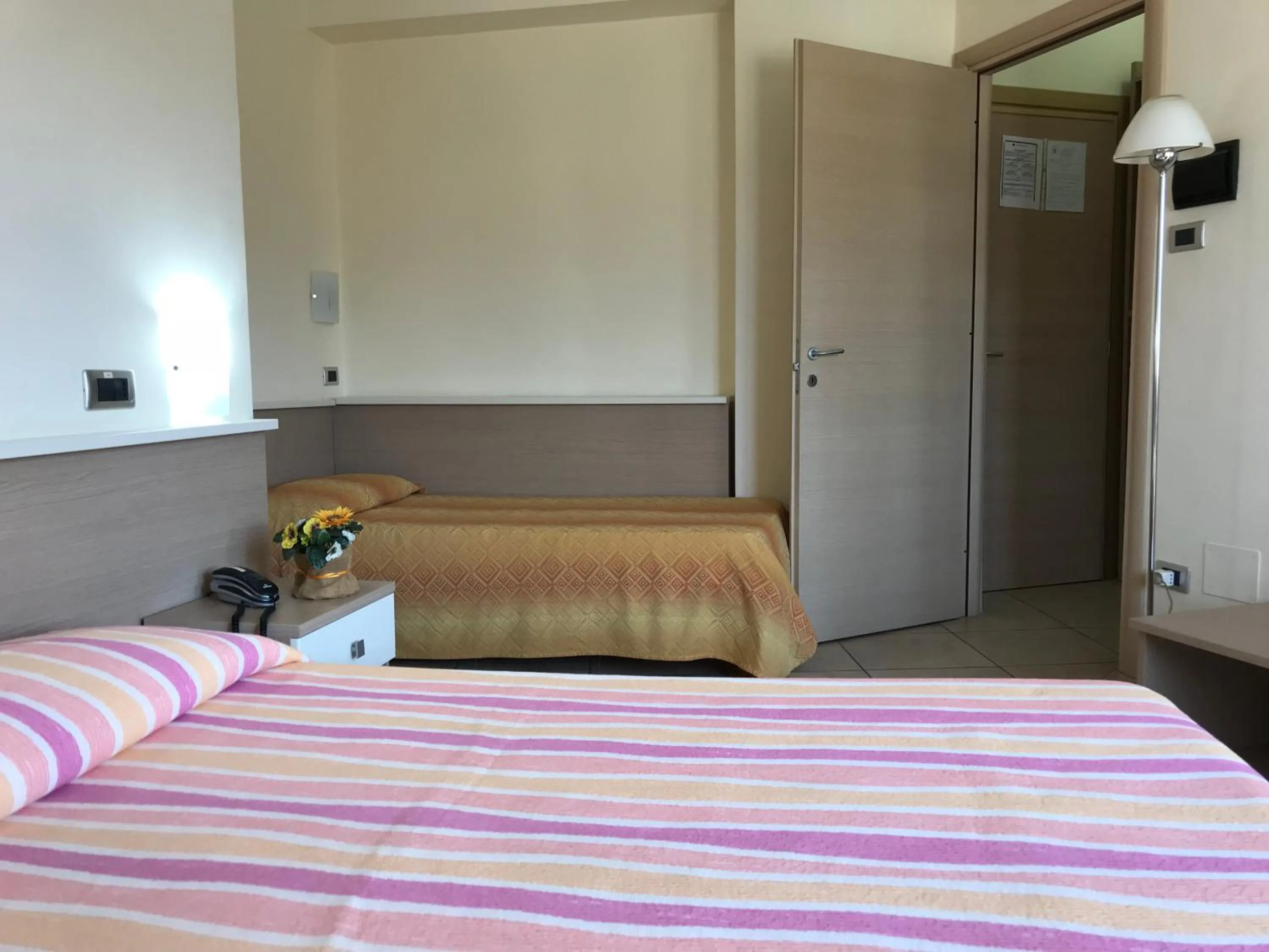 Bed in Hotel San Luca