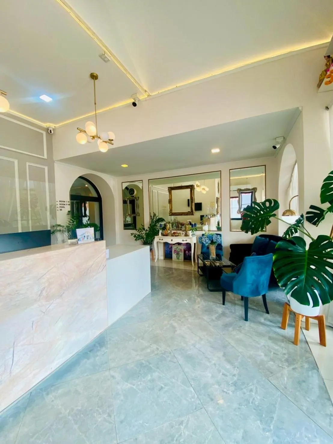 Lobby or reception in La Riva Boutique Hotel