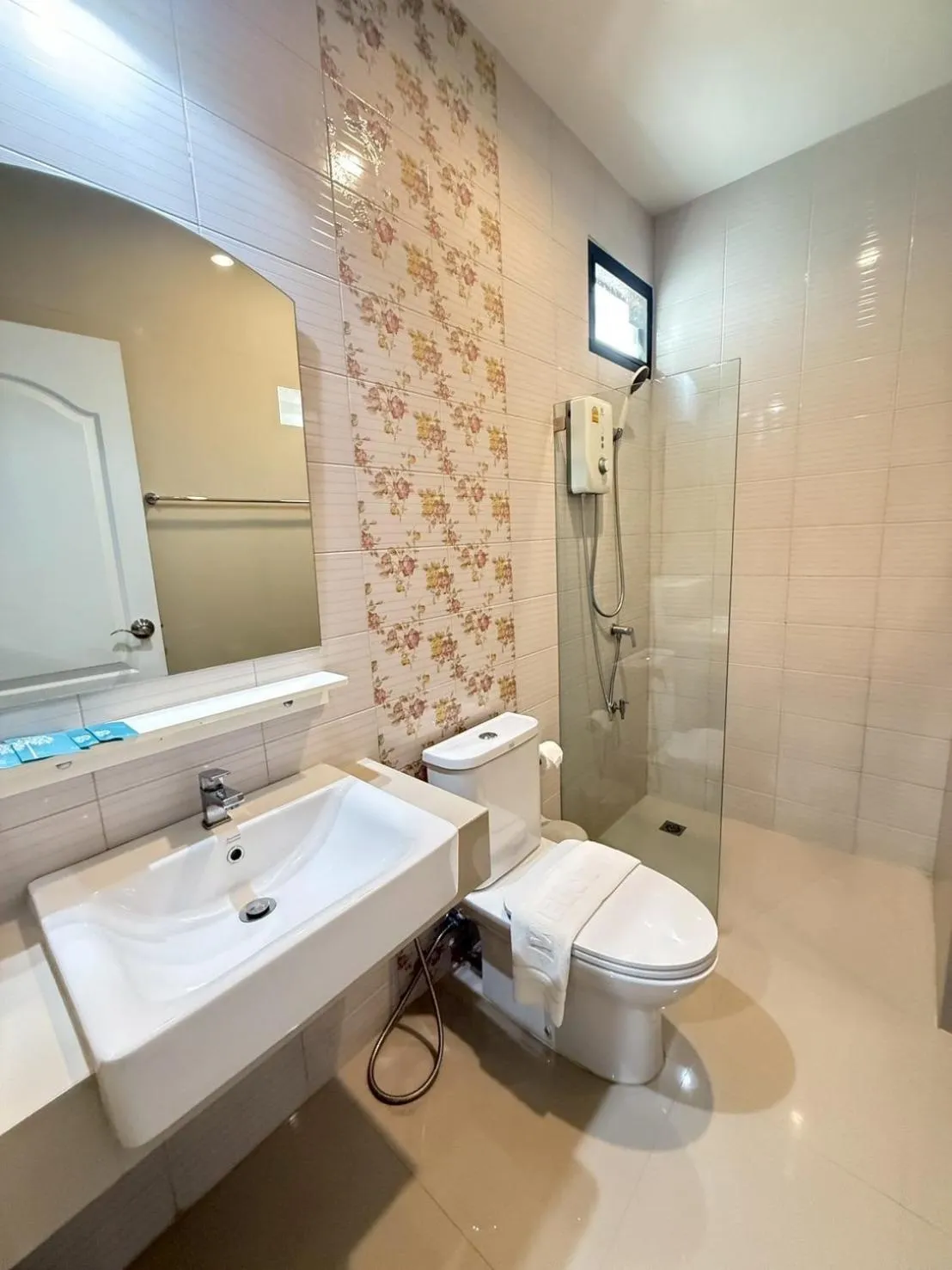 Shower in La Riva Boutique Hotel