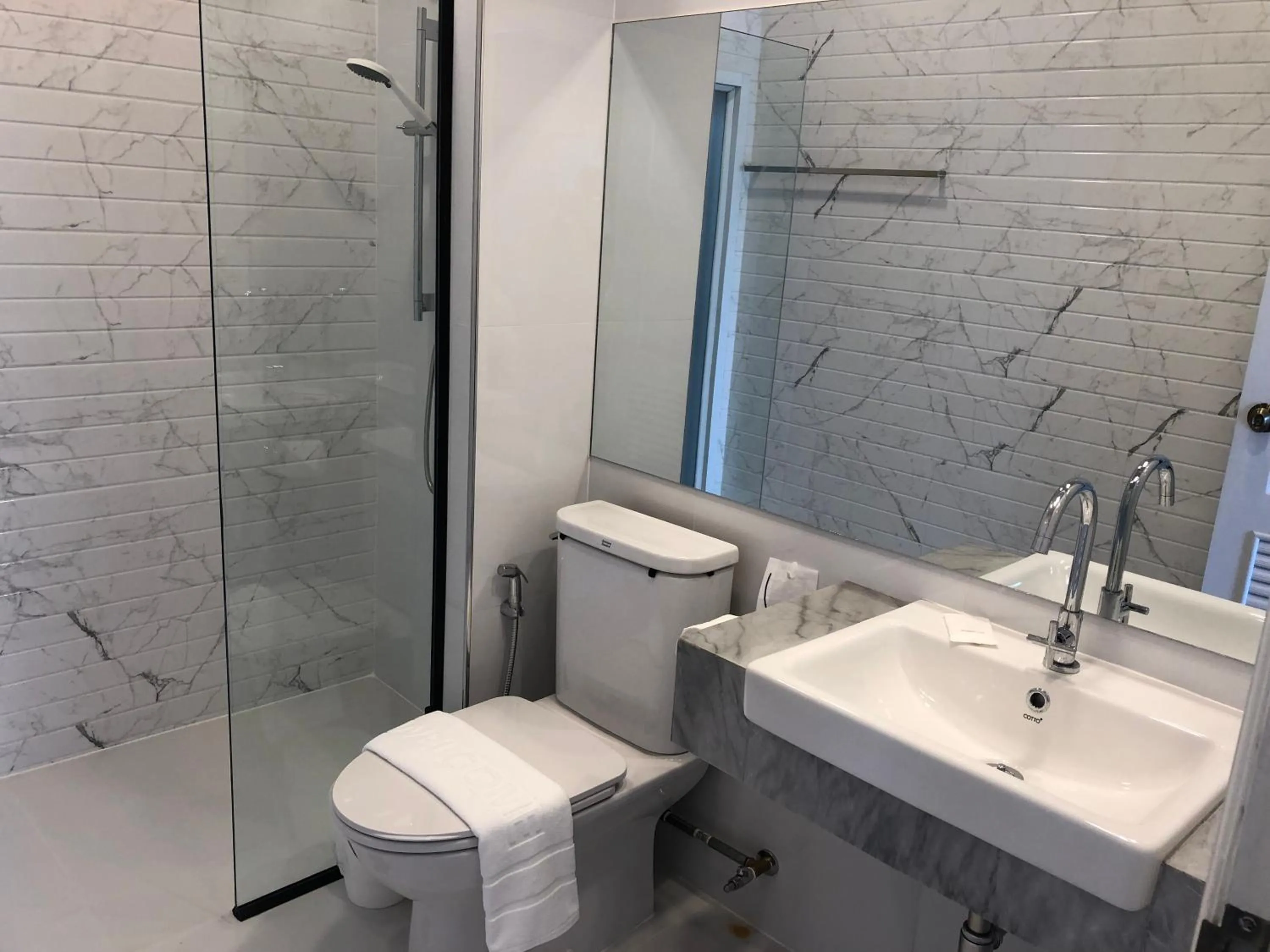 Toilet in La Riva Boutique Hotel