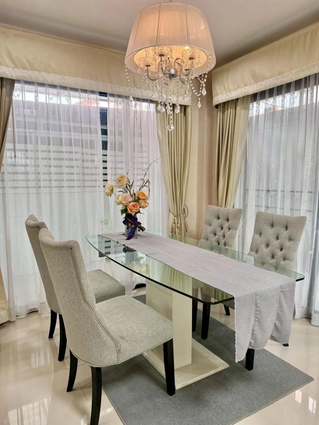 Dining area in La Riva Boutique Hotel
