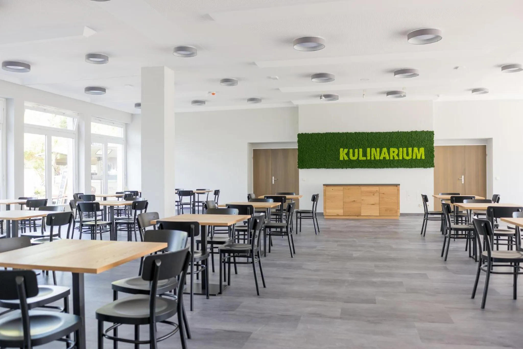 Restaurant/places to eat in campus Horn