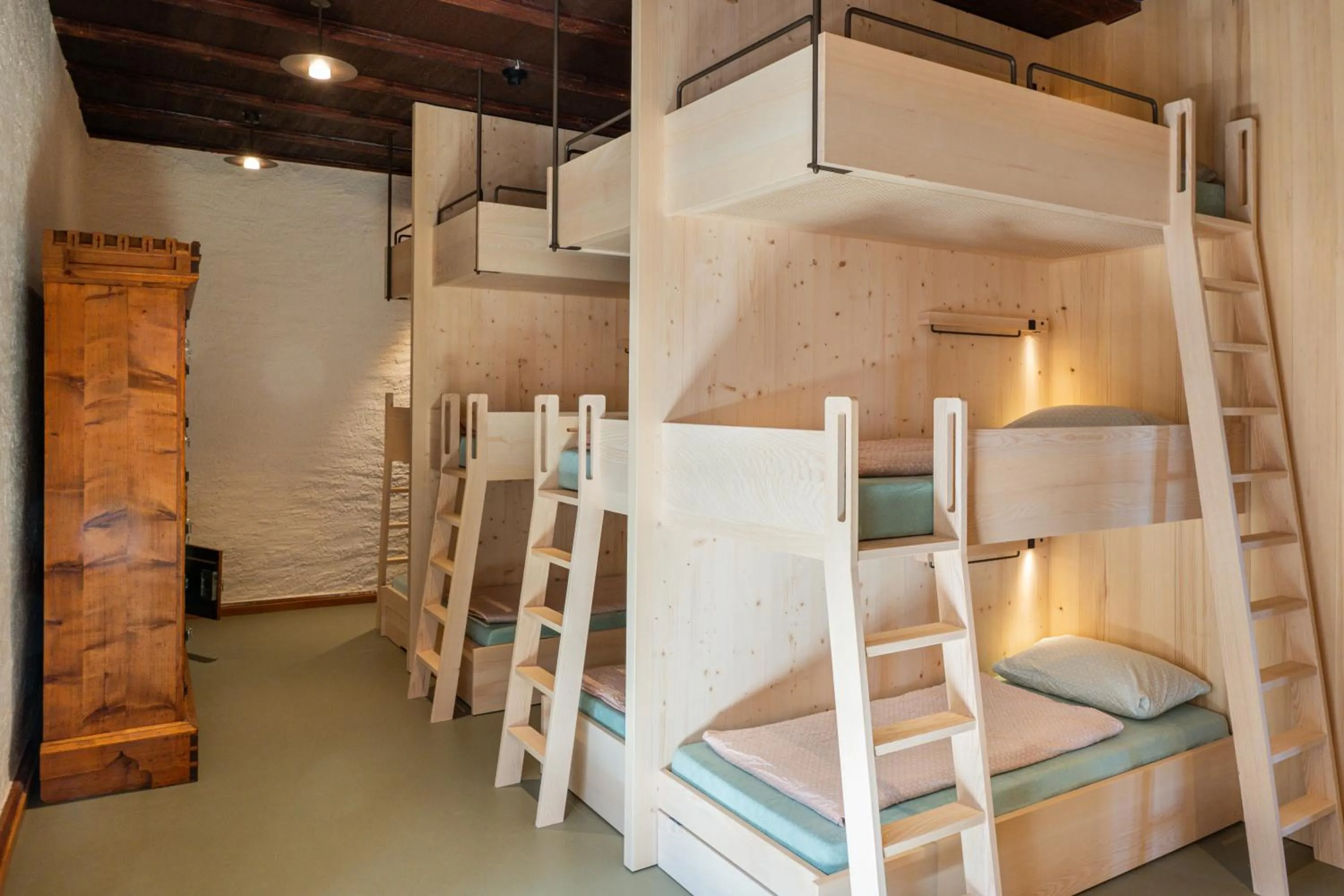 Photo of the whole room, Bed in Mariastein-Rotberg Youth Hostel