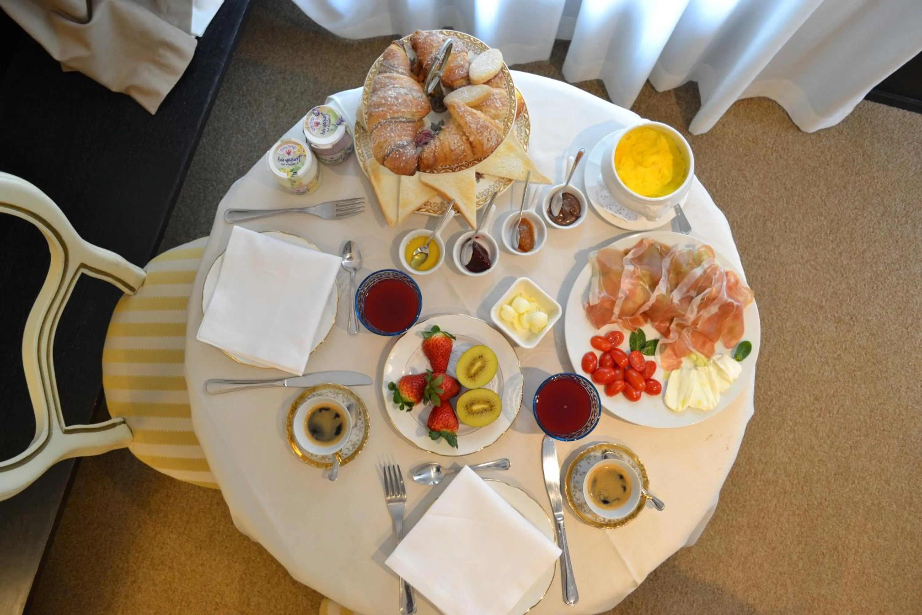 Food and drinks in Avogaria 5 Rooms