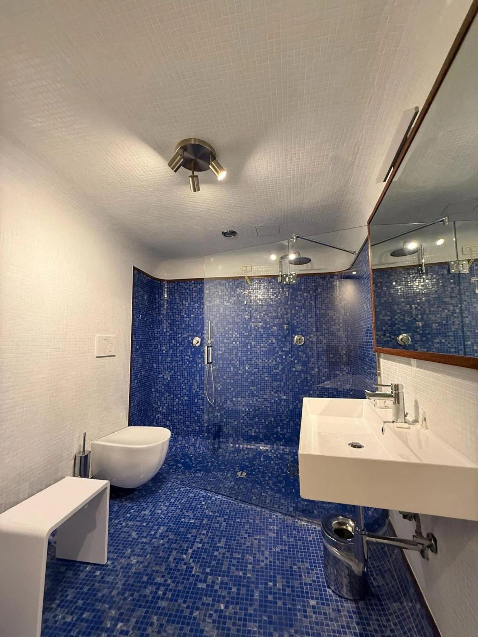 Bathroom in Avogaria 5 Rooms