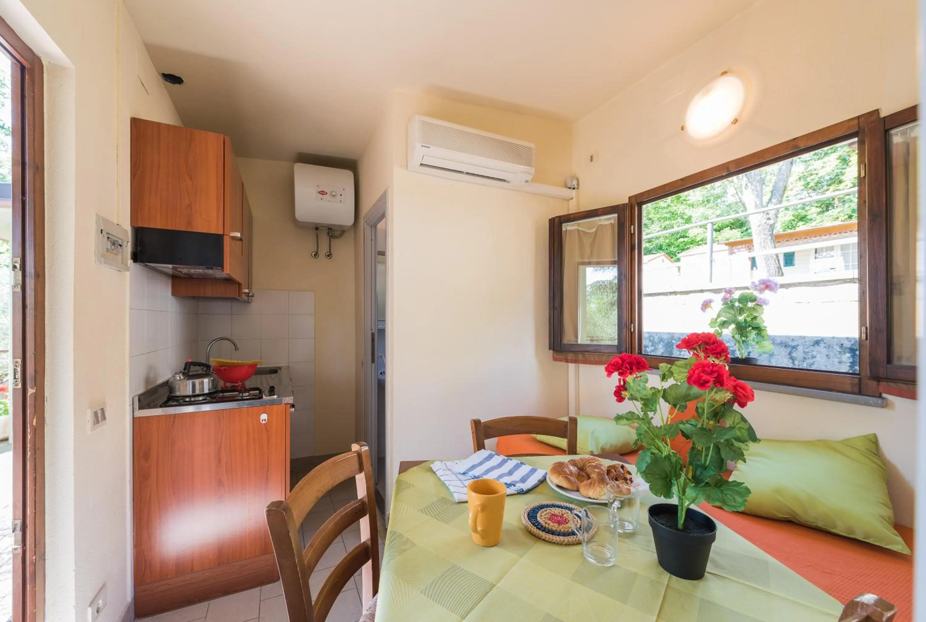 Kitchen or kitchenette in Camping Village Il Poggetto