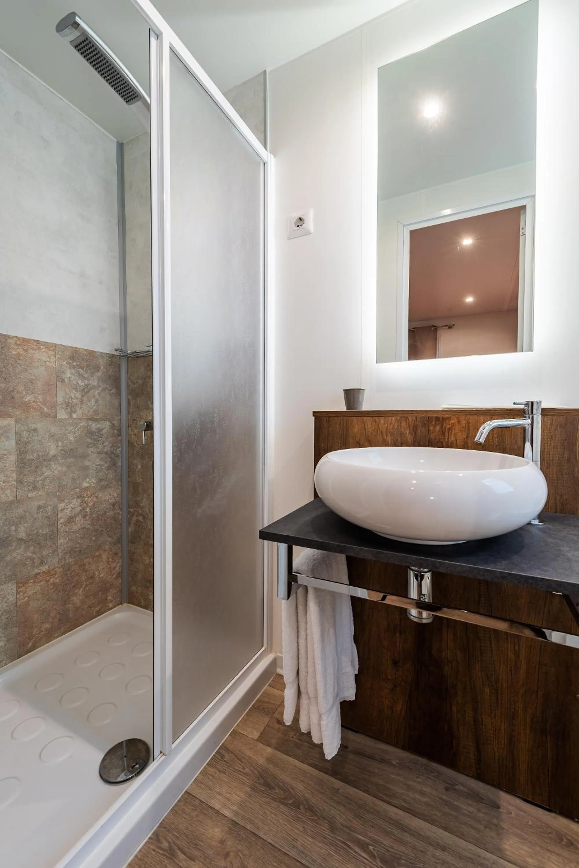 Shower, Bed in Camping Village Il Poggetto