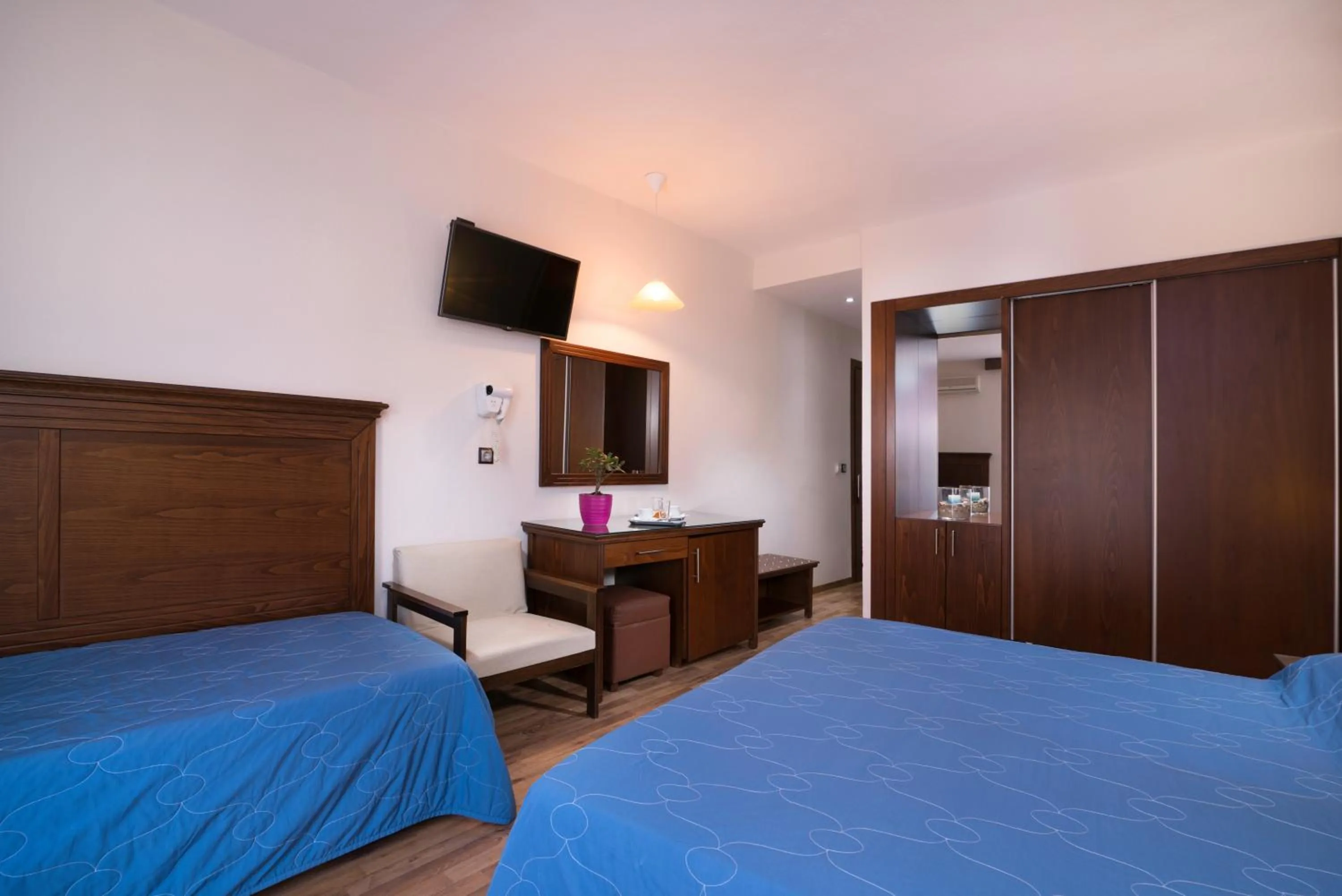 Photo of the whole room, Bed in Hotel Olympion