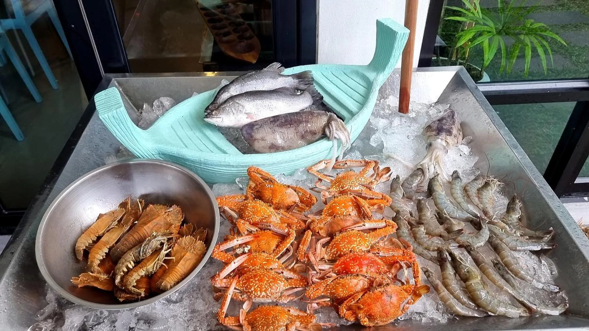 Food and drinks in The Beach Resort & Residence - SHA Plus