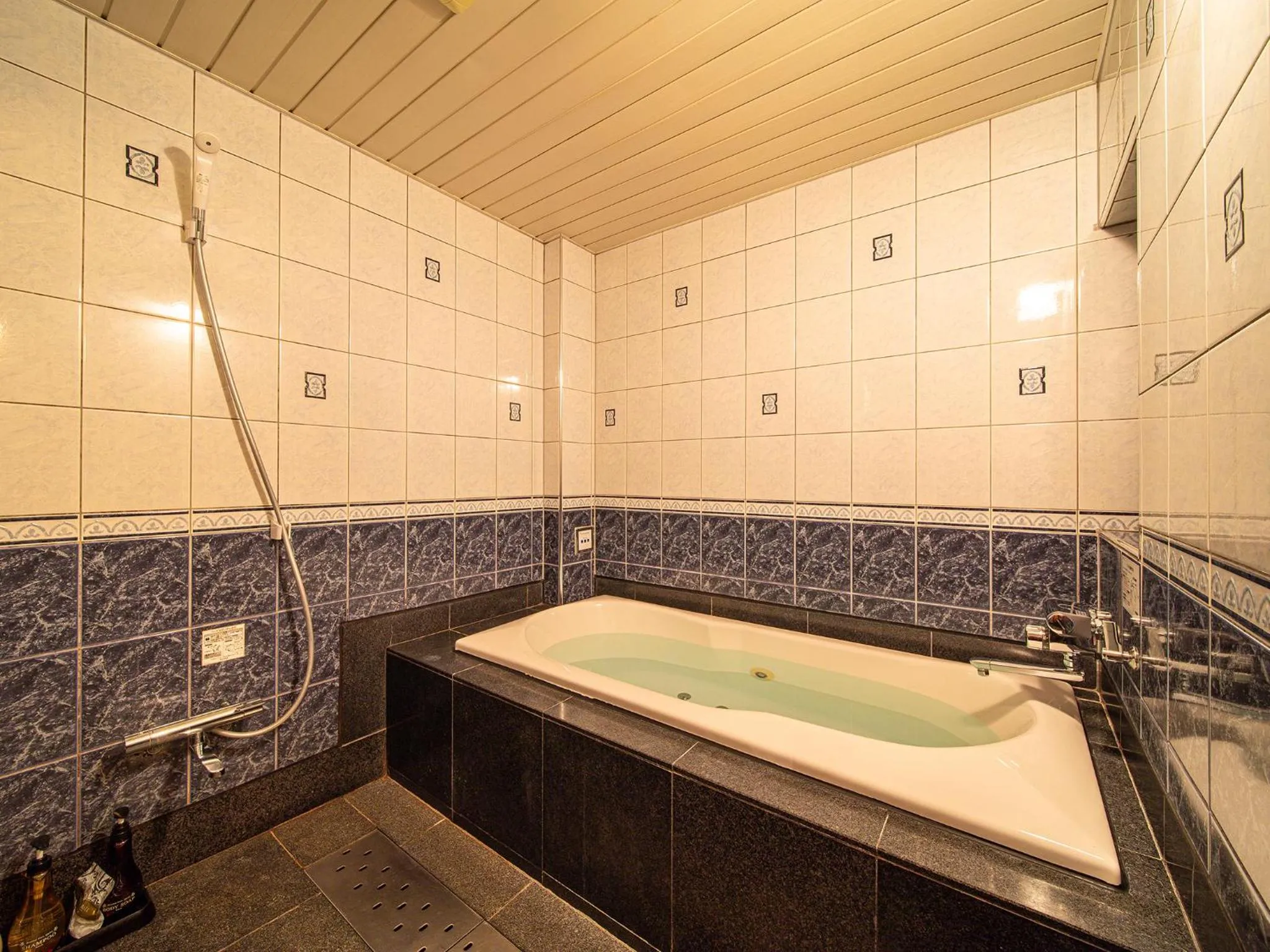 Bathroom in Hotel Metro (Adult Only)