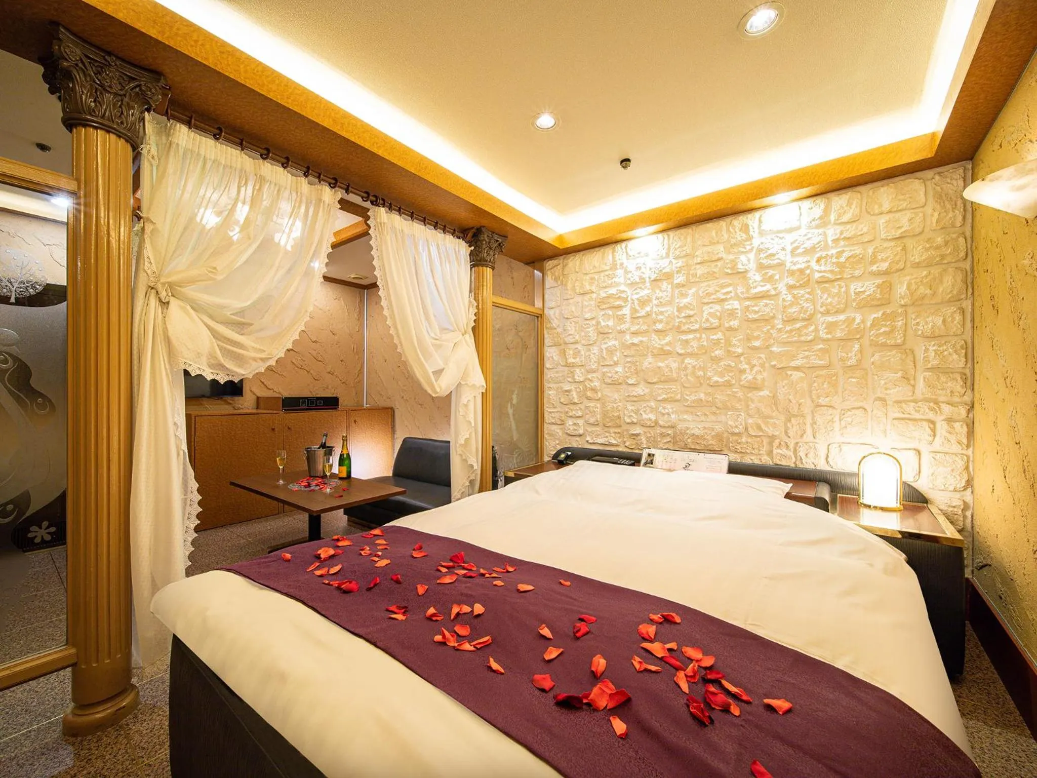 Photo of the whole room, Bed in Hotel Metro (Adult Only)